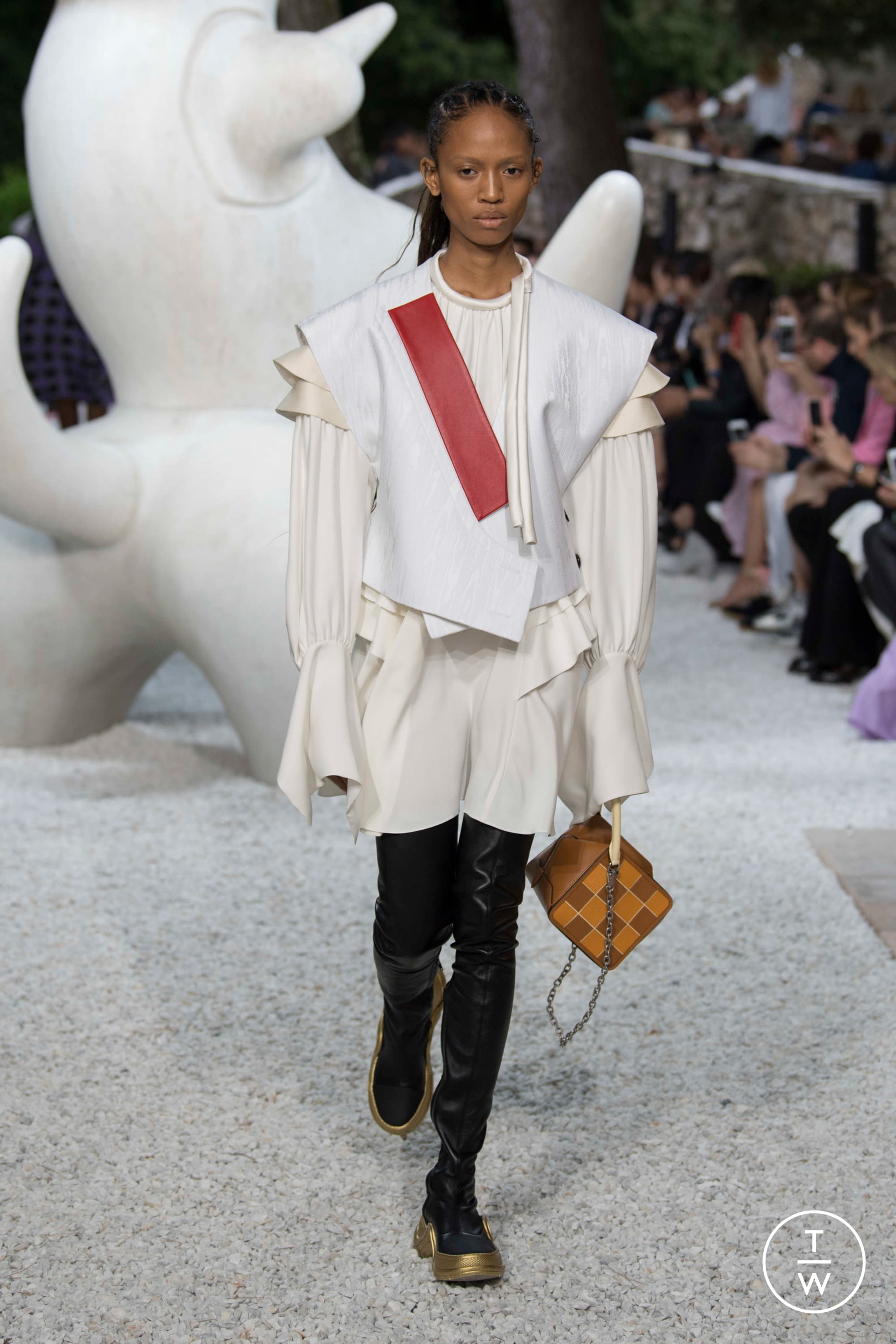 Louis Vuitton Resort 19 womenswear #44 - Tagwalk: The Fashion