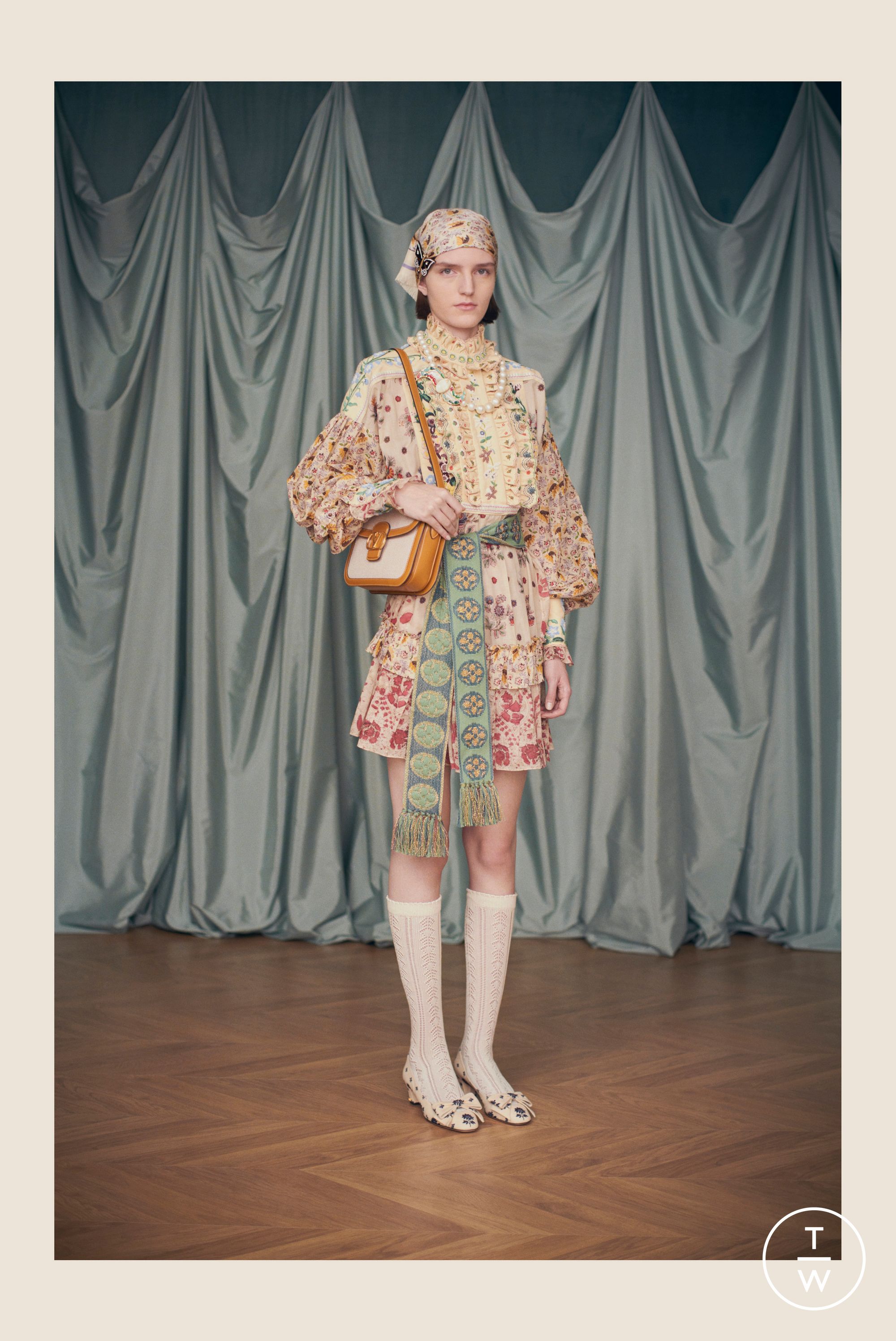 Valentino RS25 womenswear #167 - Tagwalk: The Fashion Search Engine