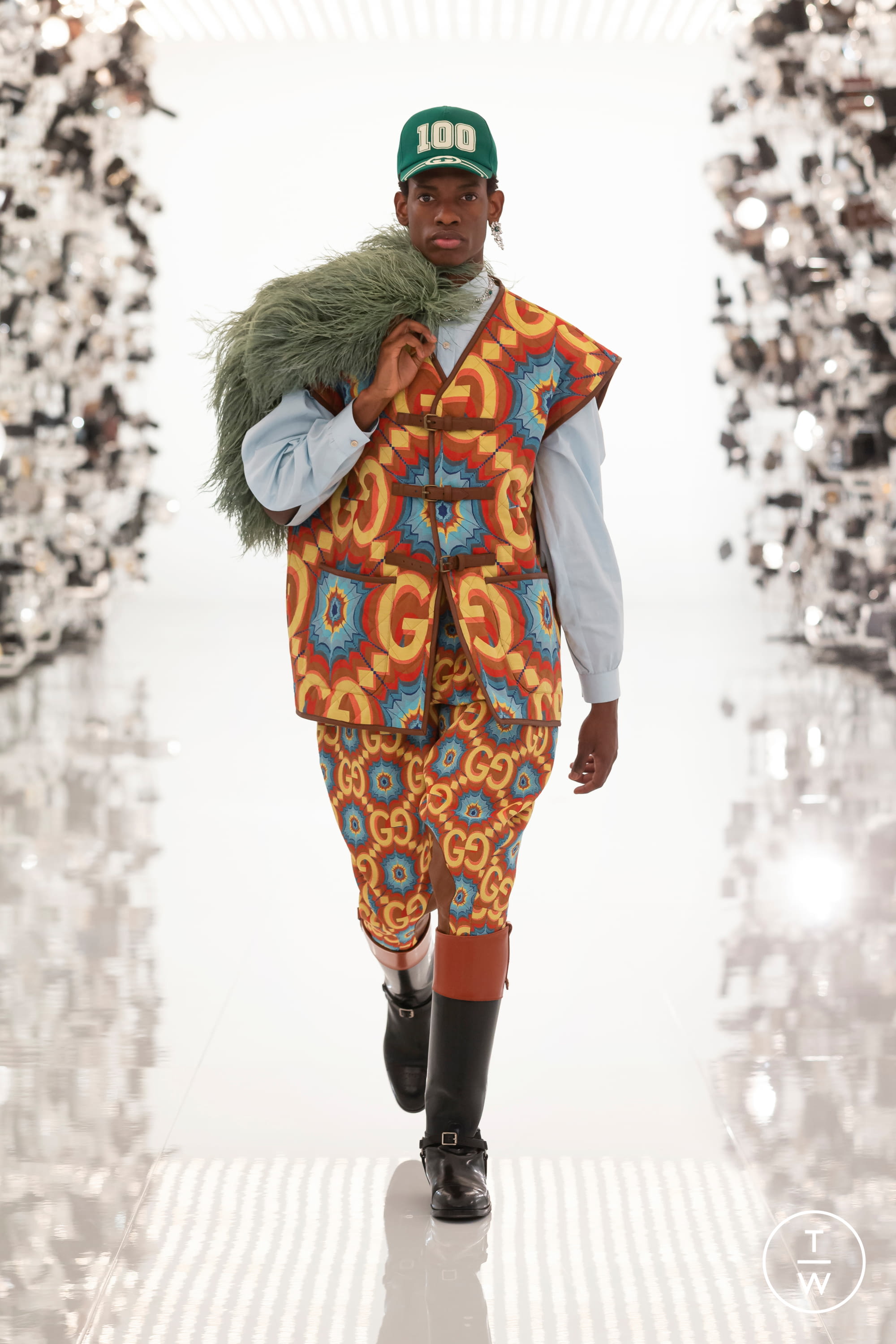 GUCCI Fall 2021 AW ニットベスト　XS Gucci Fall 2021 Fashion Show Review | The Impression