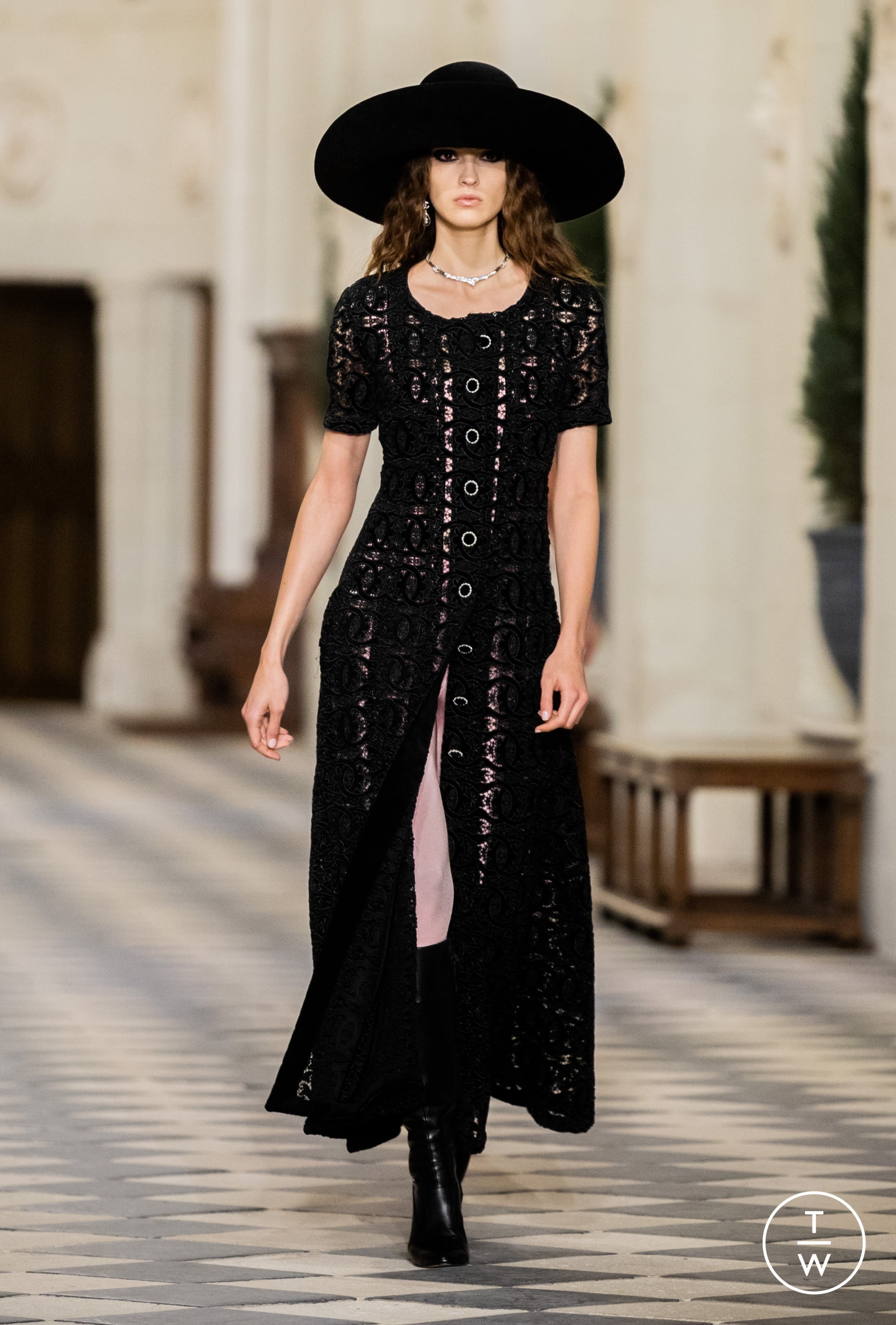 Chanel Métiers d'Art PF21 womenswear #54 - Tagwalk: The Fashion Search  Engine