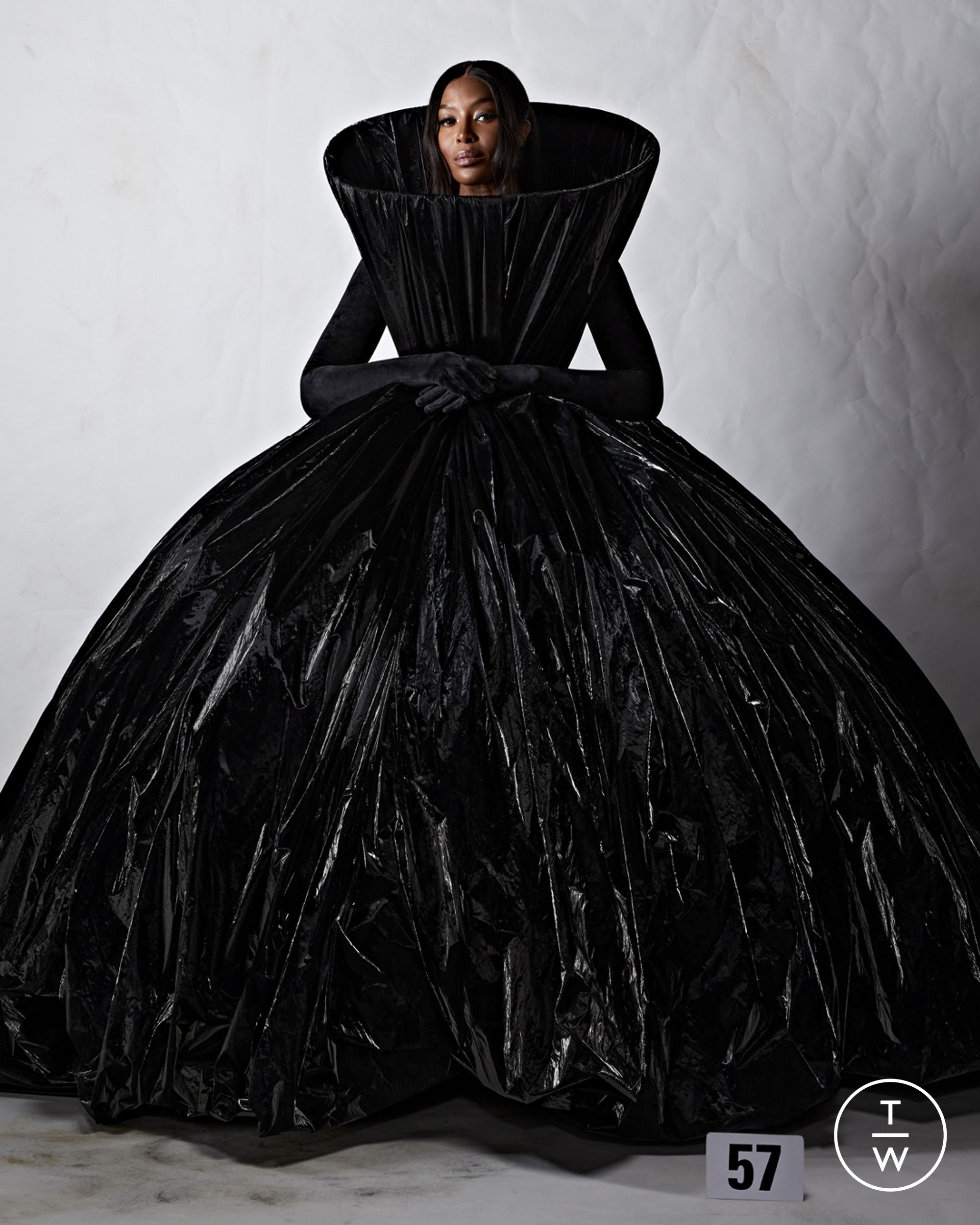 balenciaga51couturelook57naomi