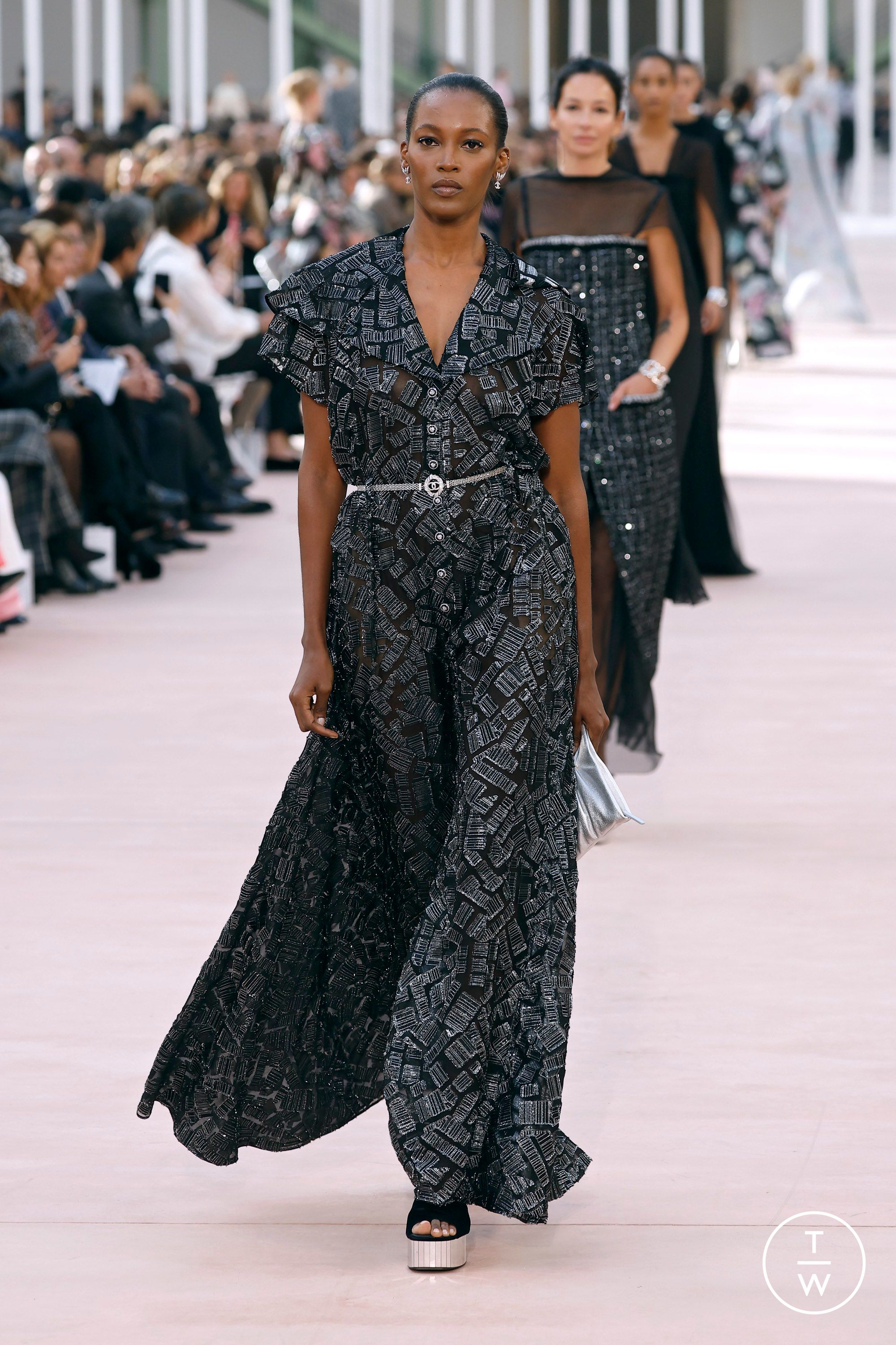 【2025年SS 最新作♪】CHANEL CCロゴ パール ヘアバンド 2025年SS 最新作♪】CHANEL CCロゴ パール ヘアバンド