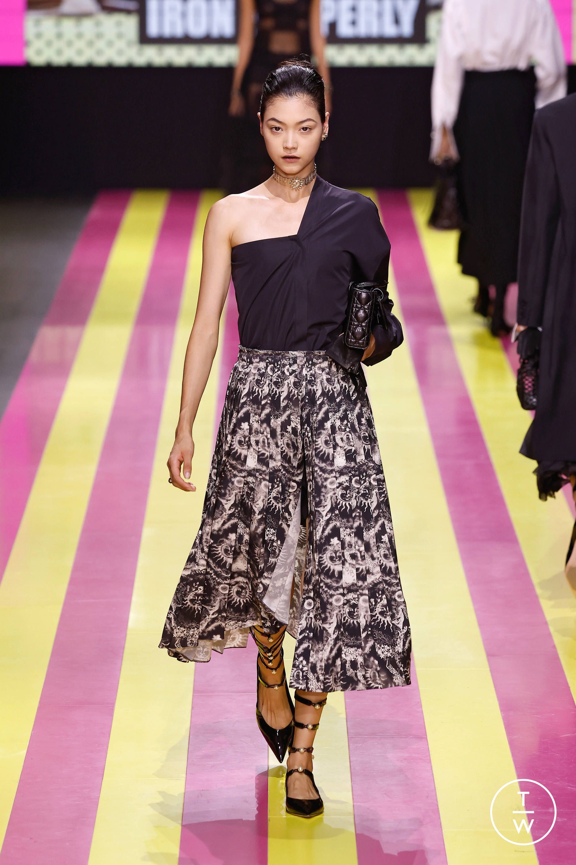 Louis Vuitton SS24 womenswear #38 - Tagwalk: The Fashion Search Engine