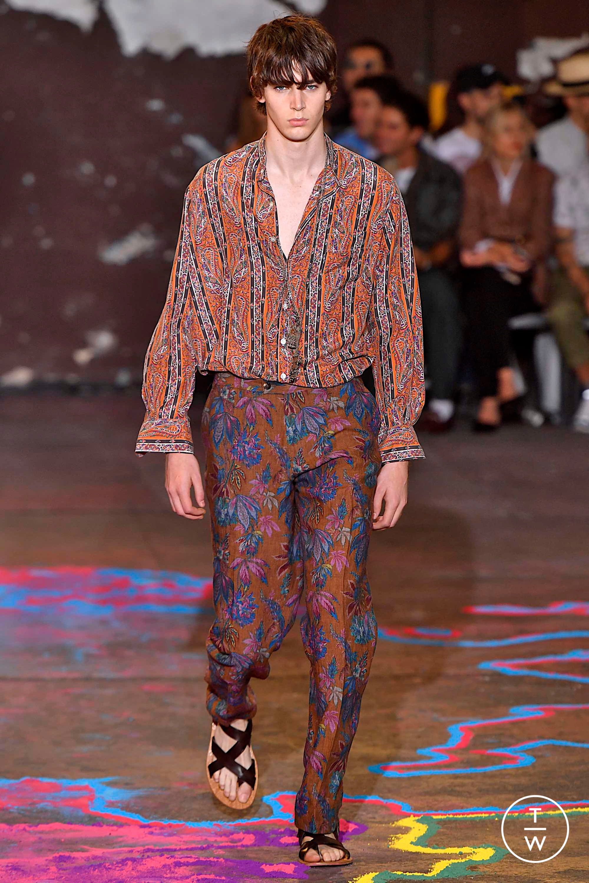 Etro Ss Menswear 23 The Fashion Search Engine walk