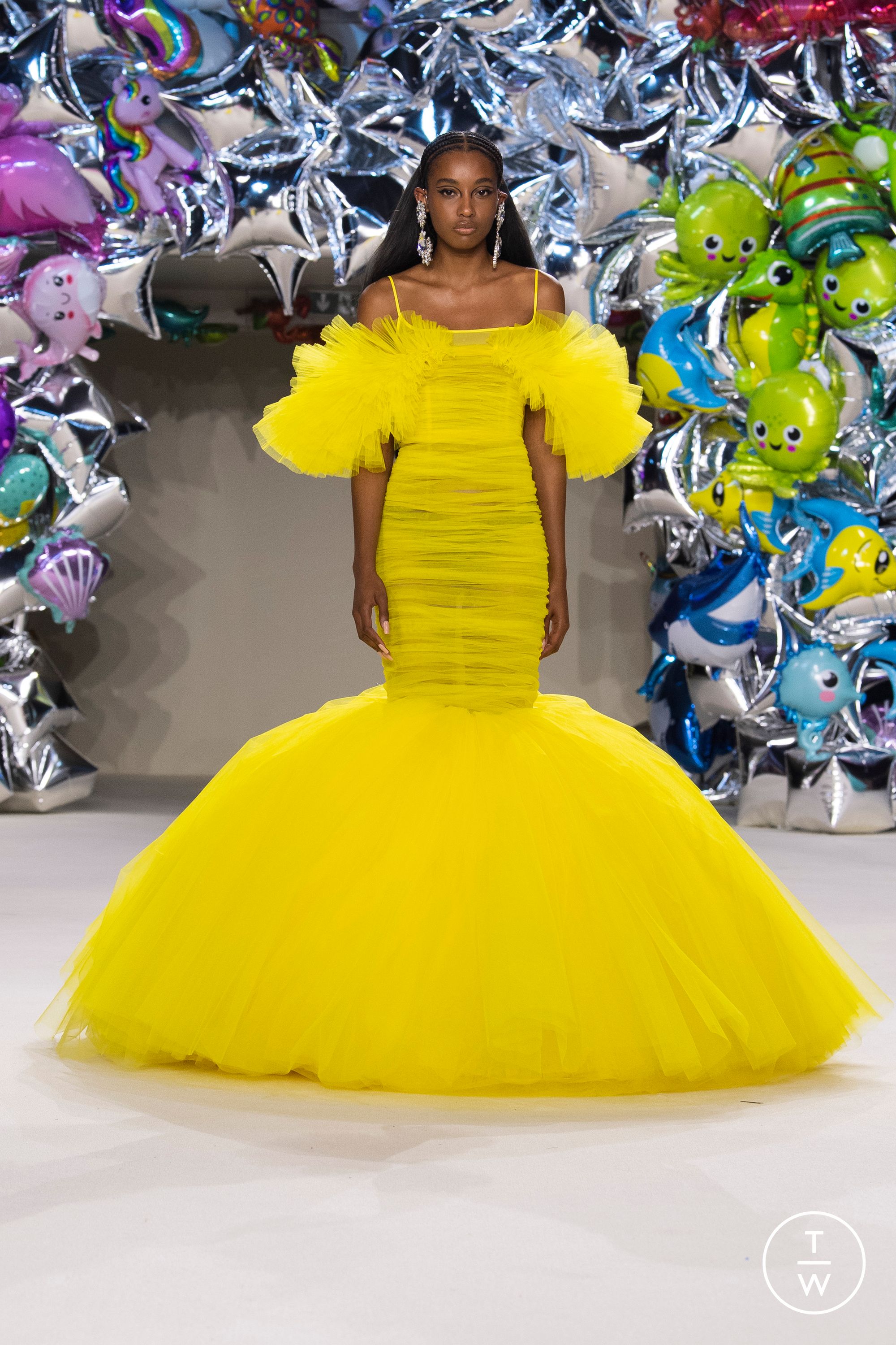 Giambattista Valli FW22 couture #38 - The Fashion Search Engine - TAGWALK