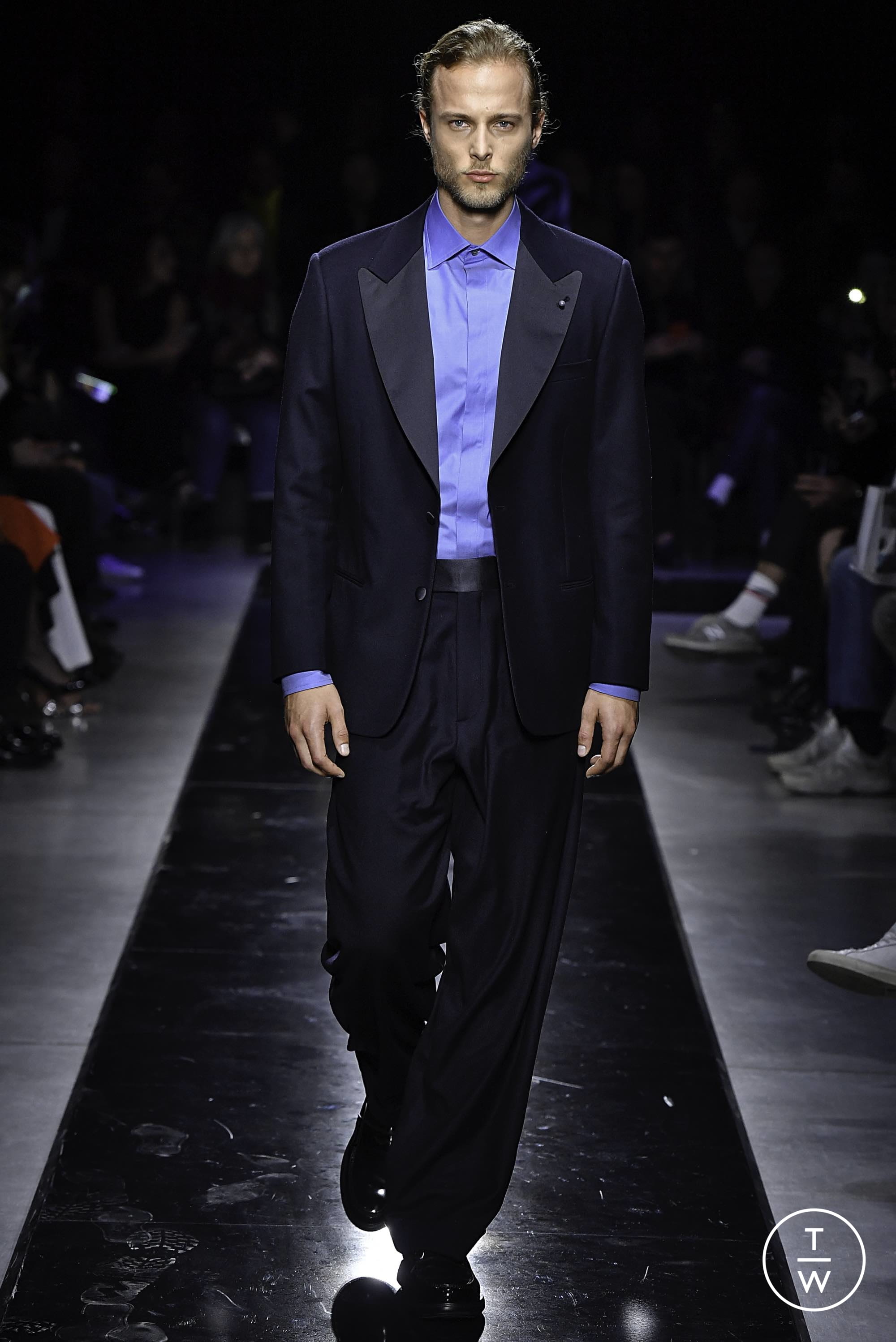 Giorgio Armani FW19 30 Tagwalk