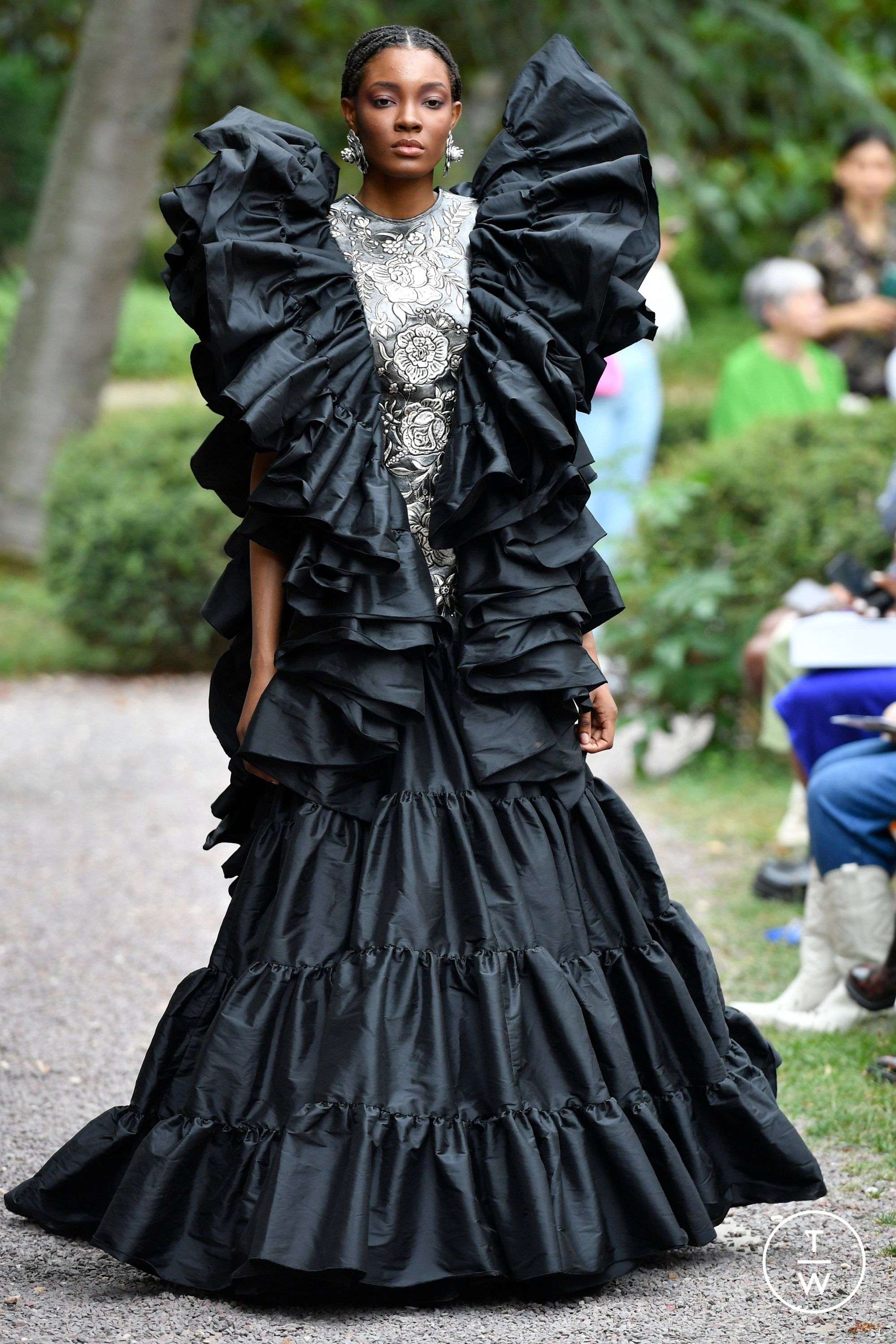 Juana Martin FW22 couture #27 - The Fashion Search Engine - TAGWALK