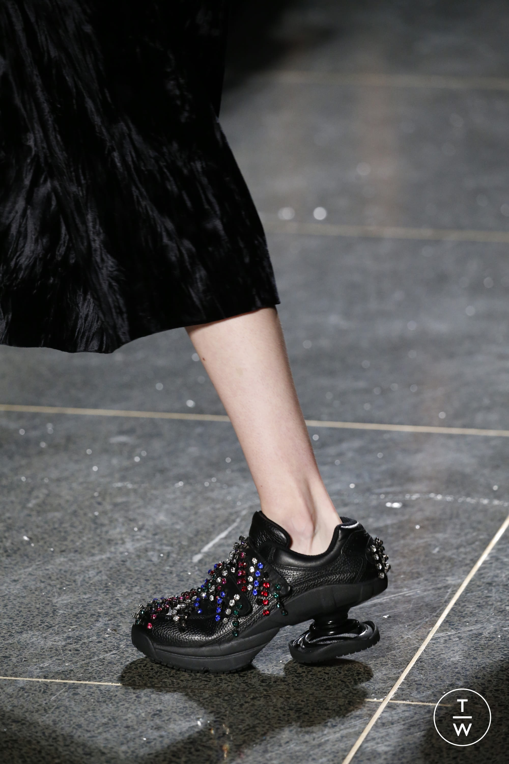 Christopher Kane F/W 18 womenswear accessories #68 - Tagwalk: The 