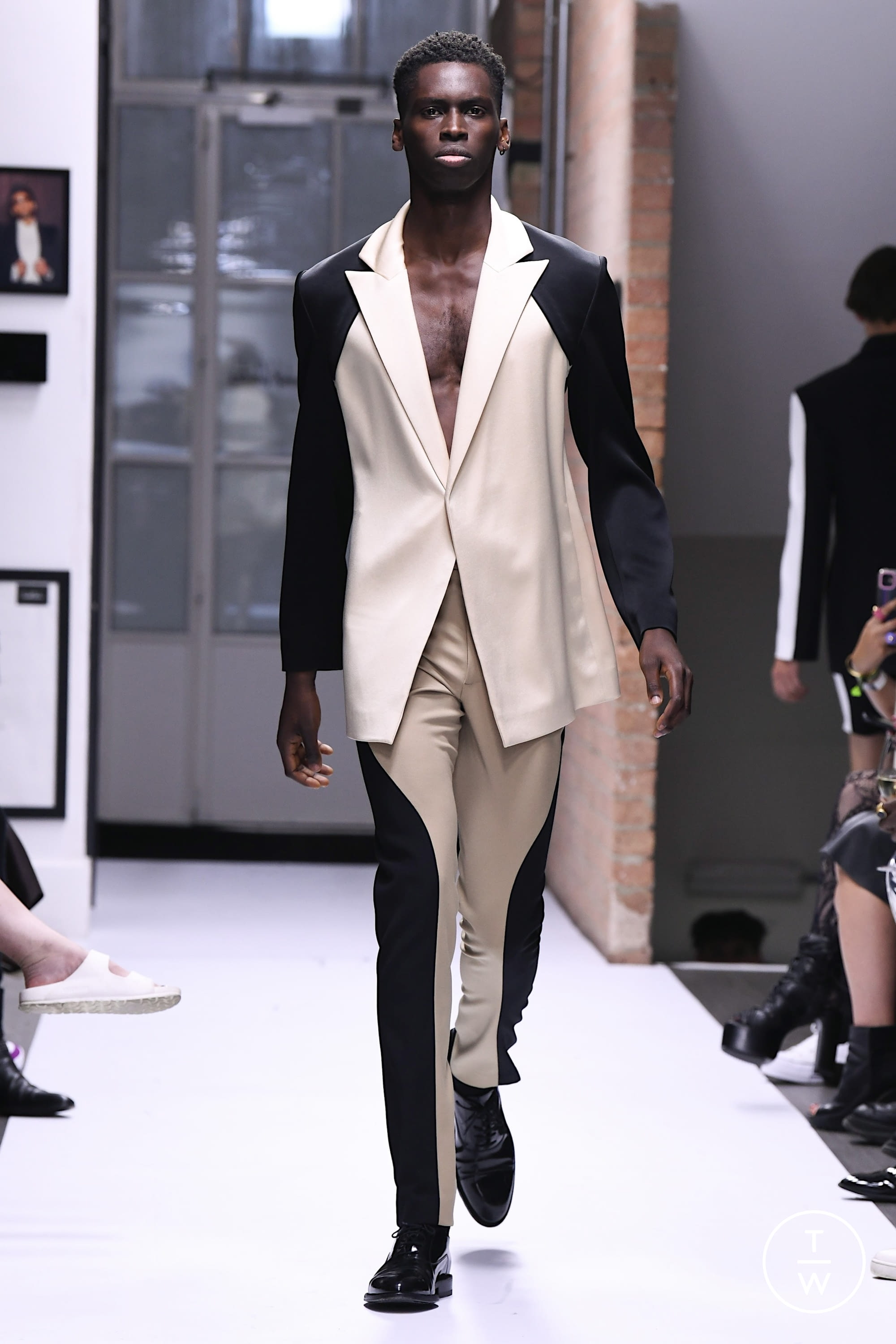 Dior Men SS22 menswear #22 - Tagwalk: The Fashion Search Engine