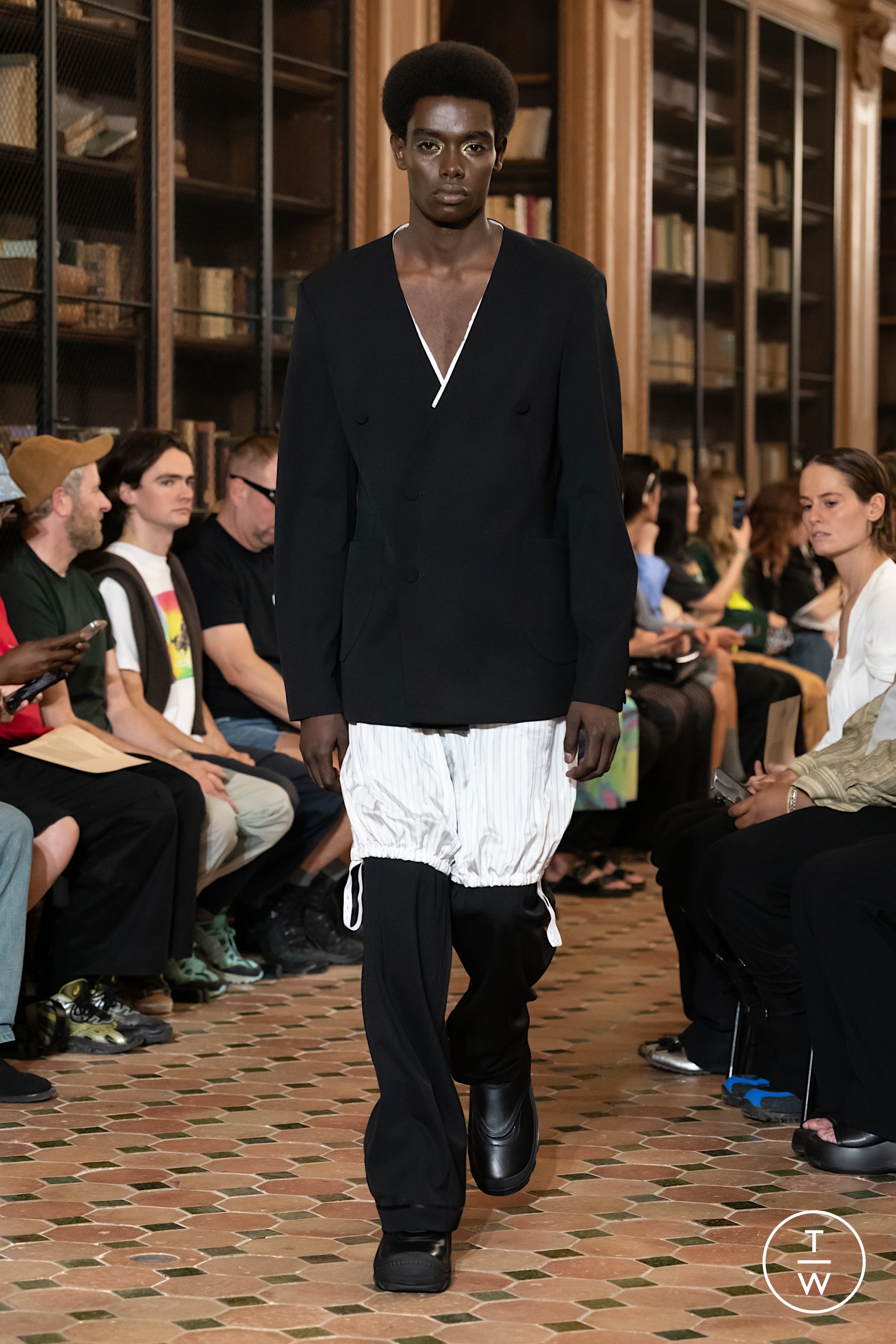 Kiko Kostadinov SS23 男装#12 - Tagwalk：时尚搜索引擎