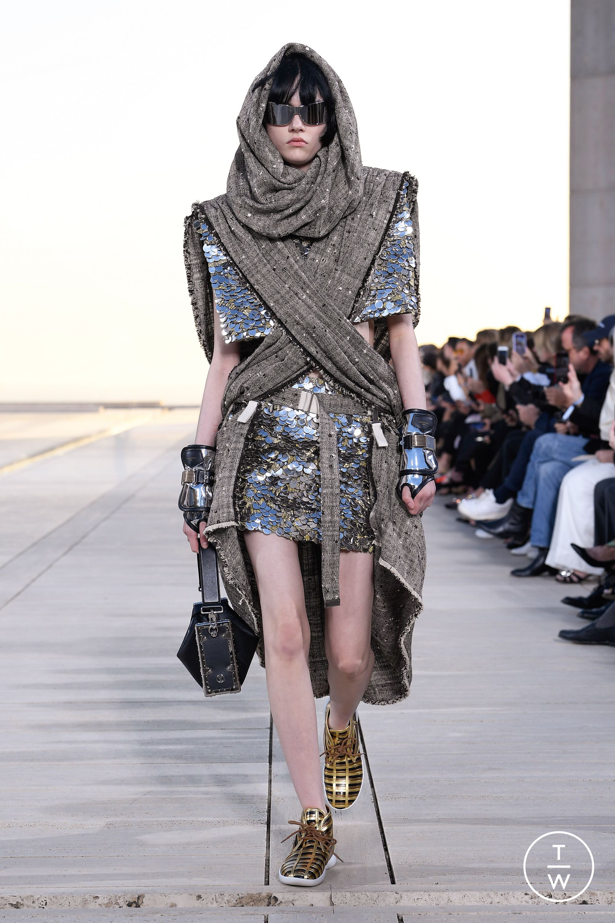 Louis Vuitton RE22 womenswear #23 - Tagwalk: el buscador de moda