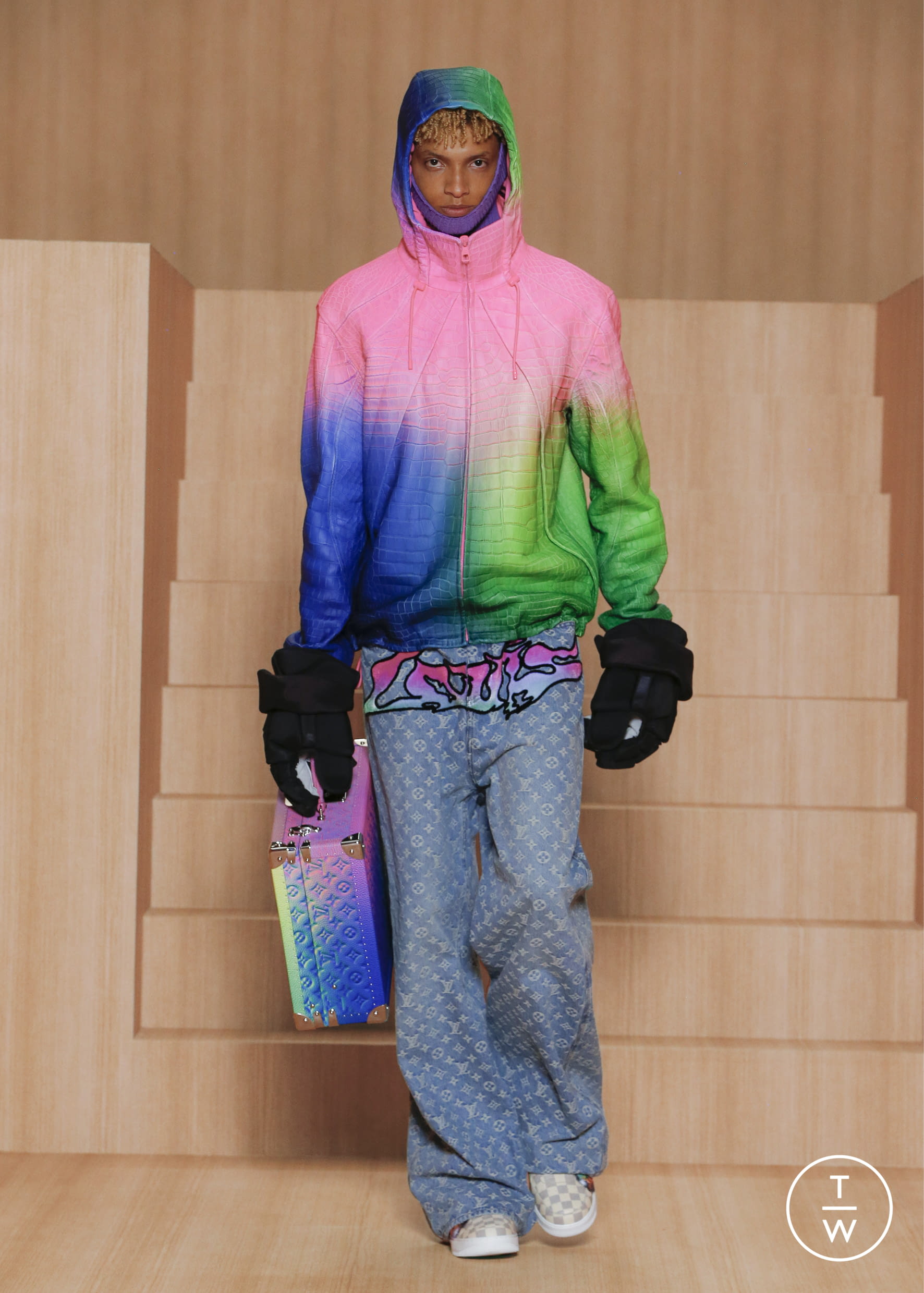 Louis Vuitton RE22 menswear #15 - Tagwalk: The Fashion Search Engine