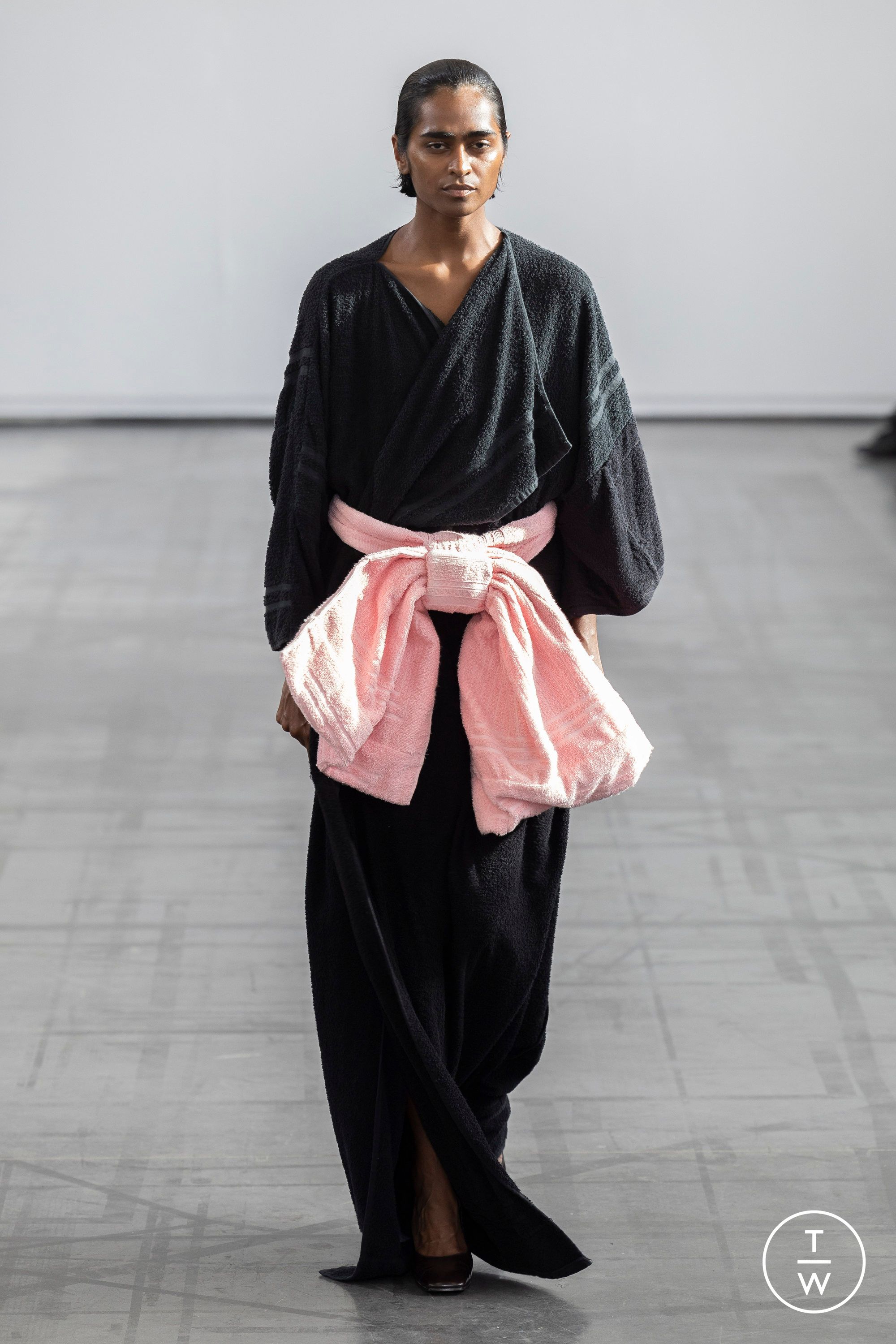 【関税込み】MARIE ADAM-LEENAERDT ダウン Marie Adam-leenaerdt Fall 2025 Fashion Show Backstage | The