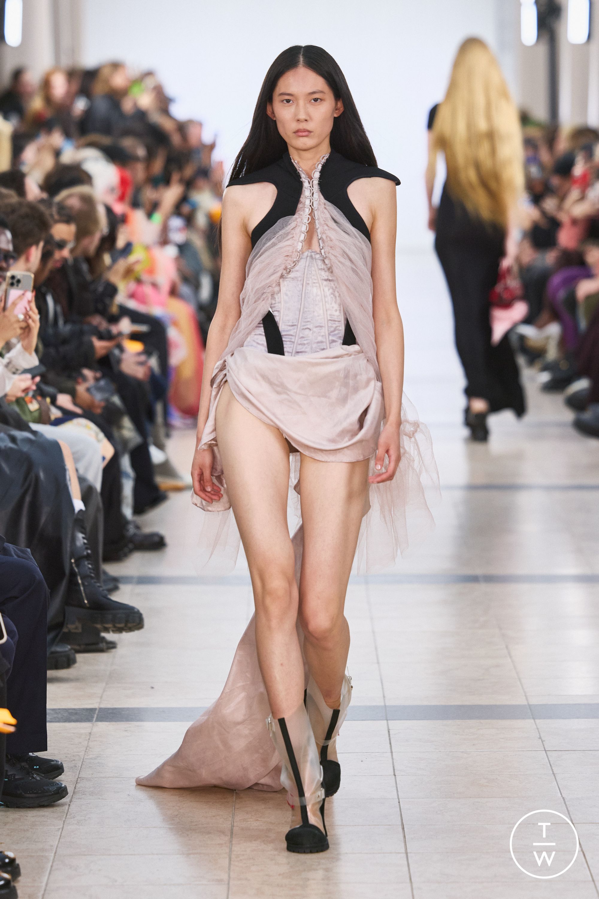 ottolingerss26runwaypresslook2