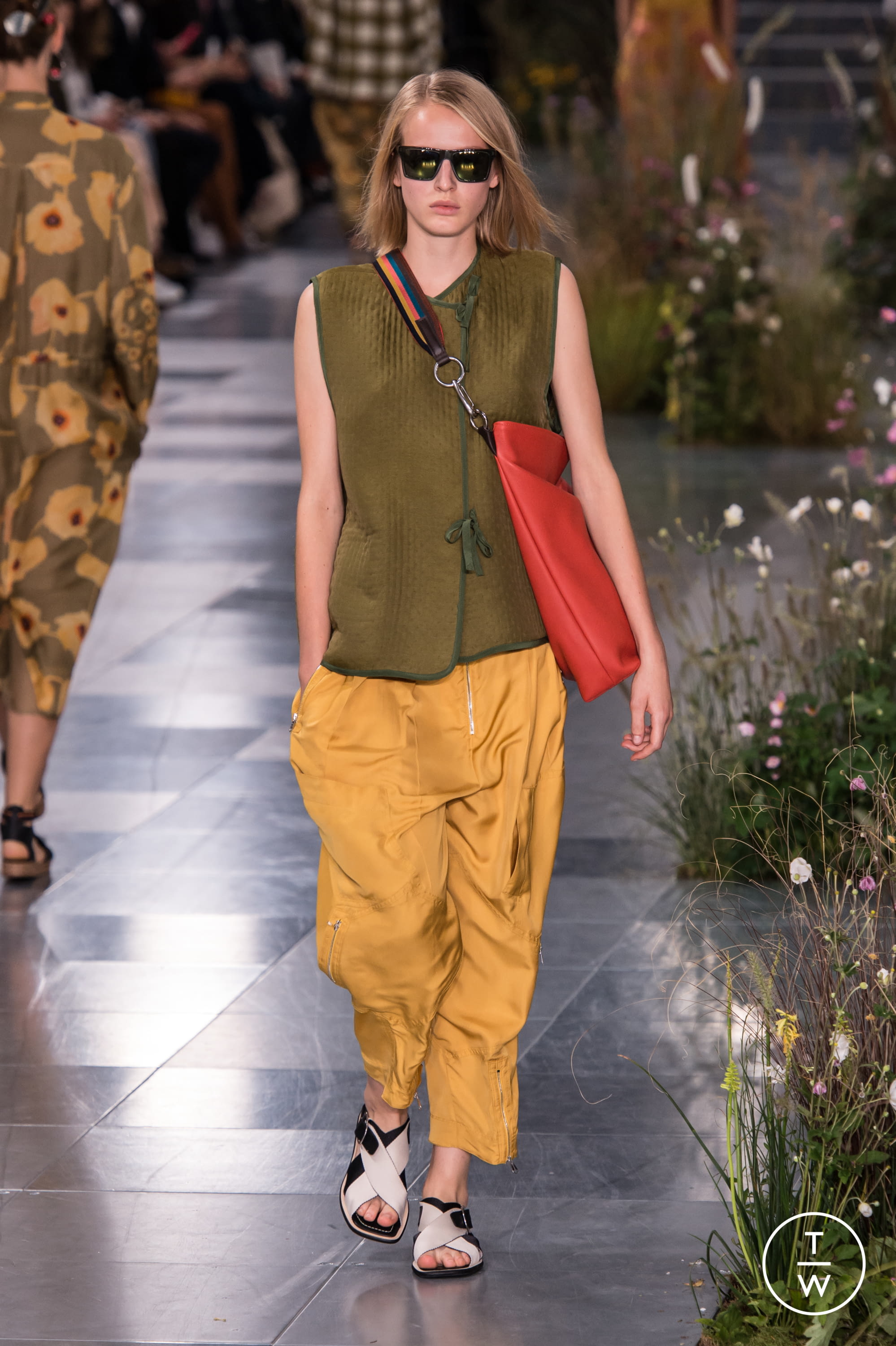 Paul Smith S S 17 女装 14 The Fashion Search Engine walk