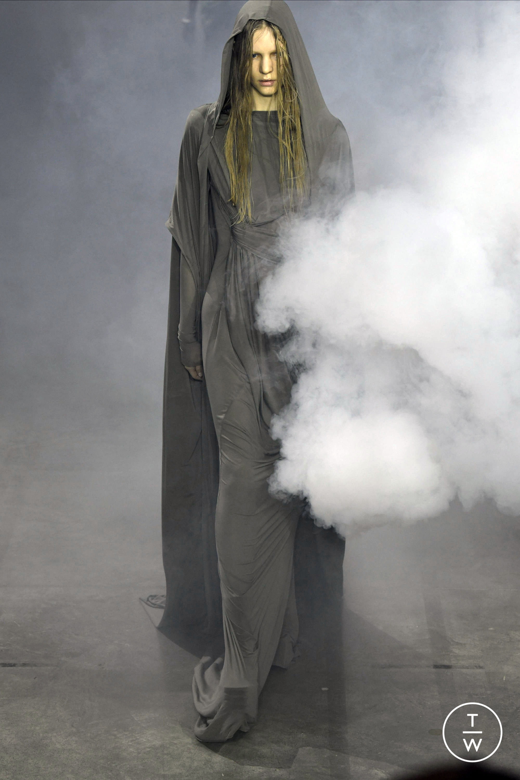 rick-owens-aw22-025-10b3fe.JPG