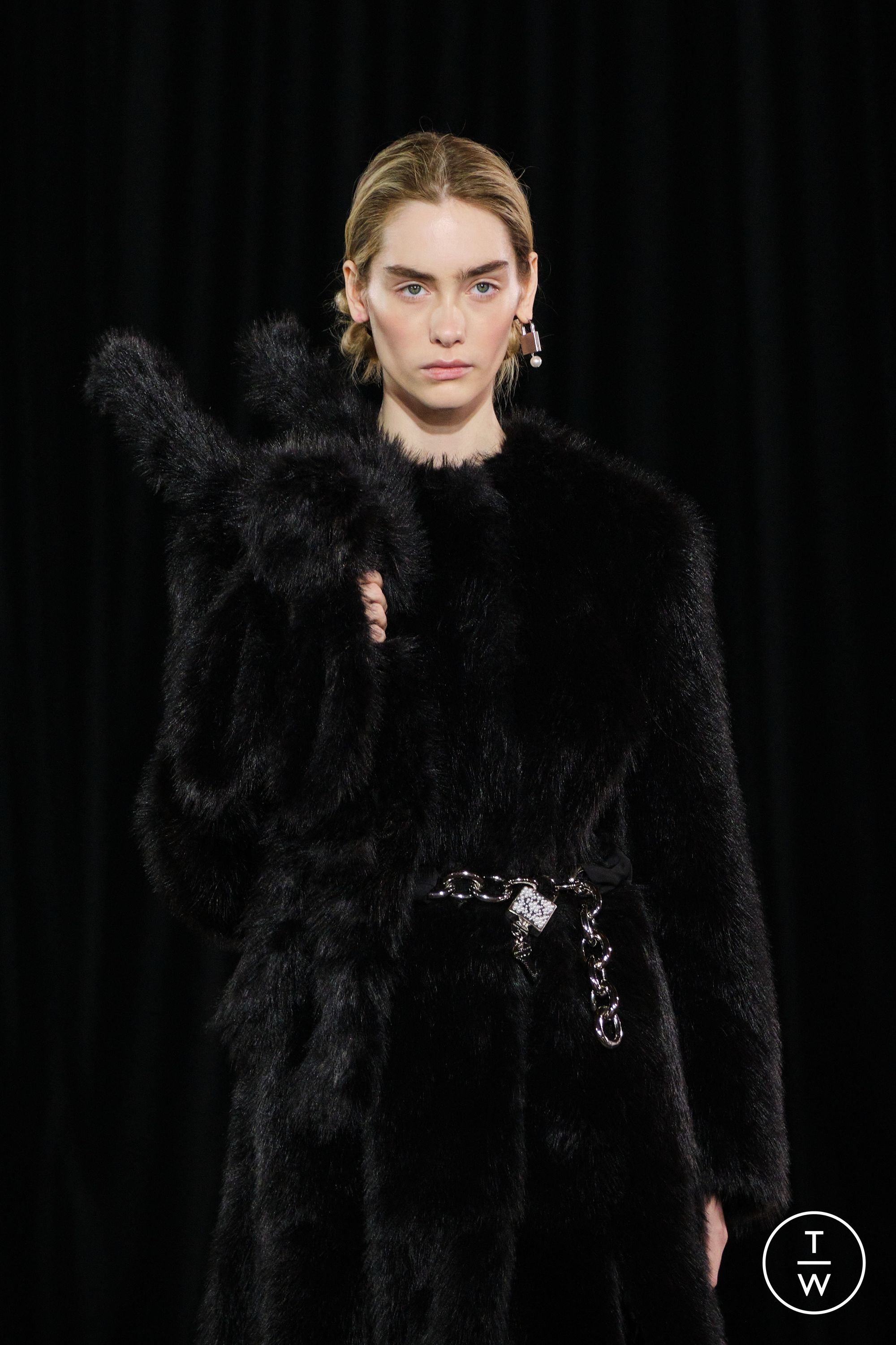 Simone Rocha FW25 womenswear accessories #104 - Tagwalk: The