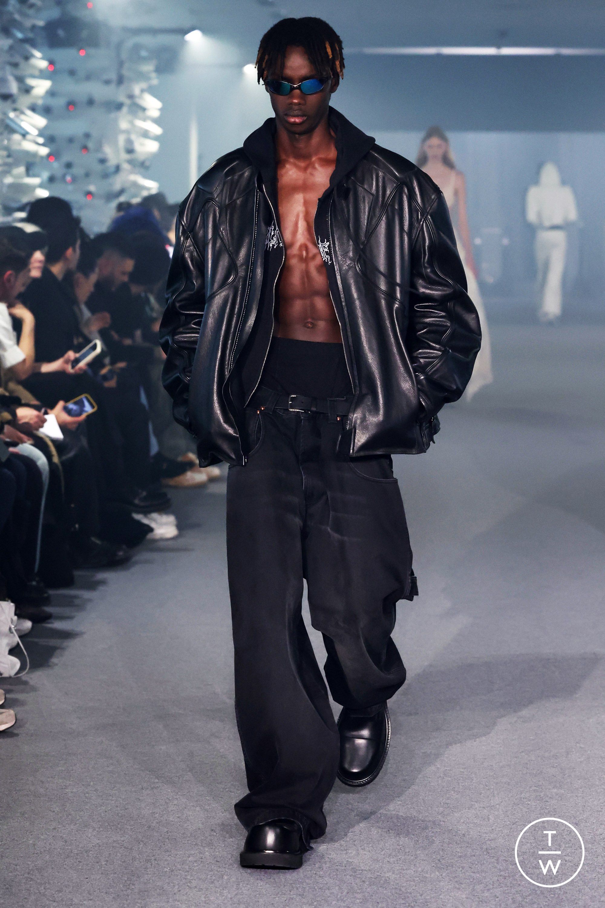 VETEMENTS Spring/Summer 2025 womenswear #38 - Tagwalk: The Fashion