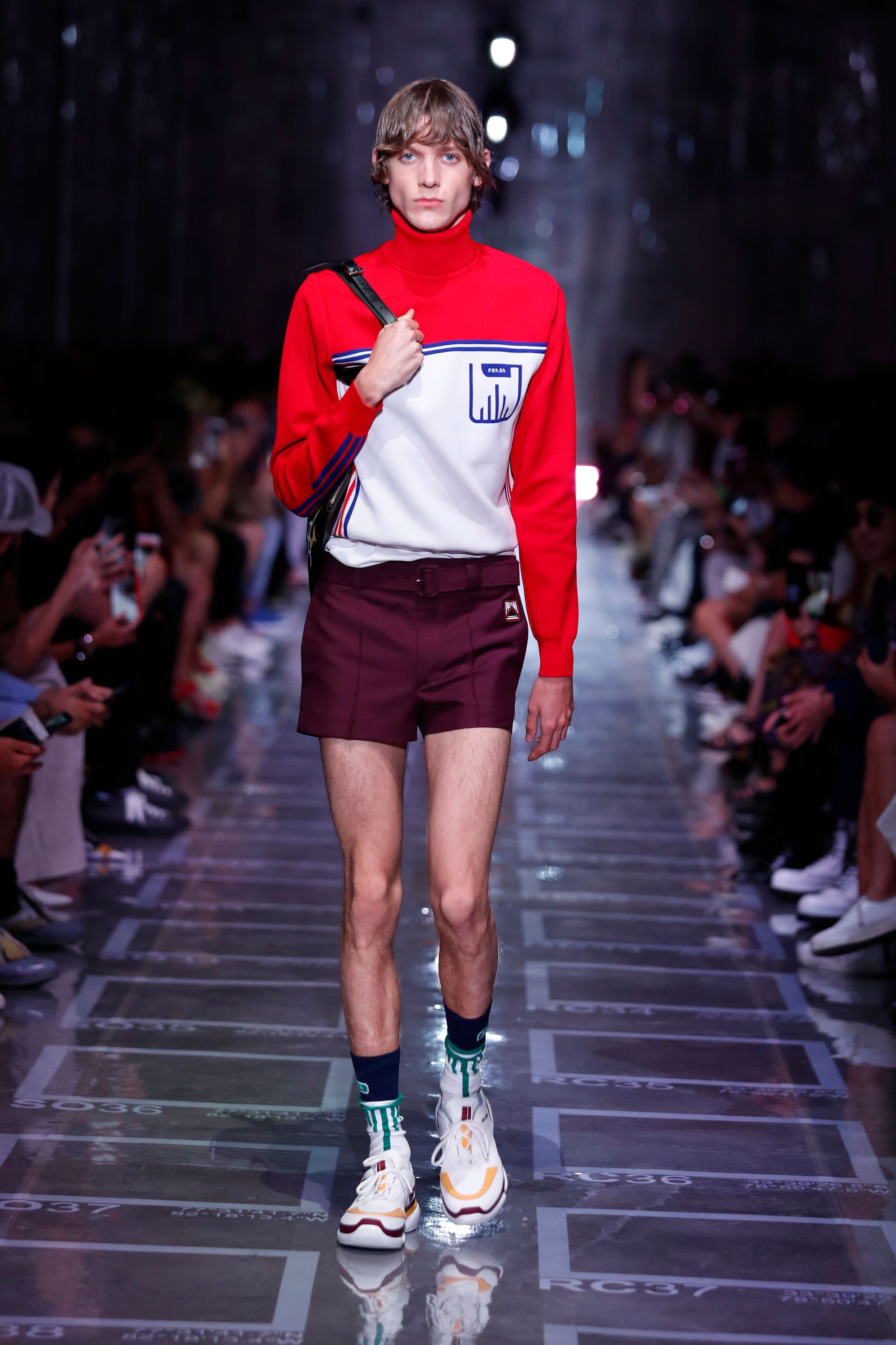 Prada S/S19 menswear #21 - Tagwalk: The Fashion Search Engine