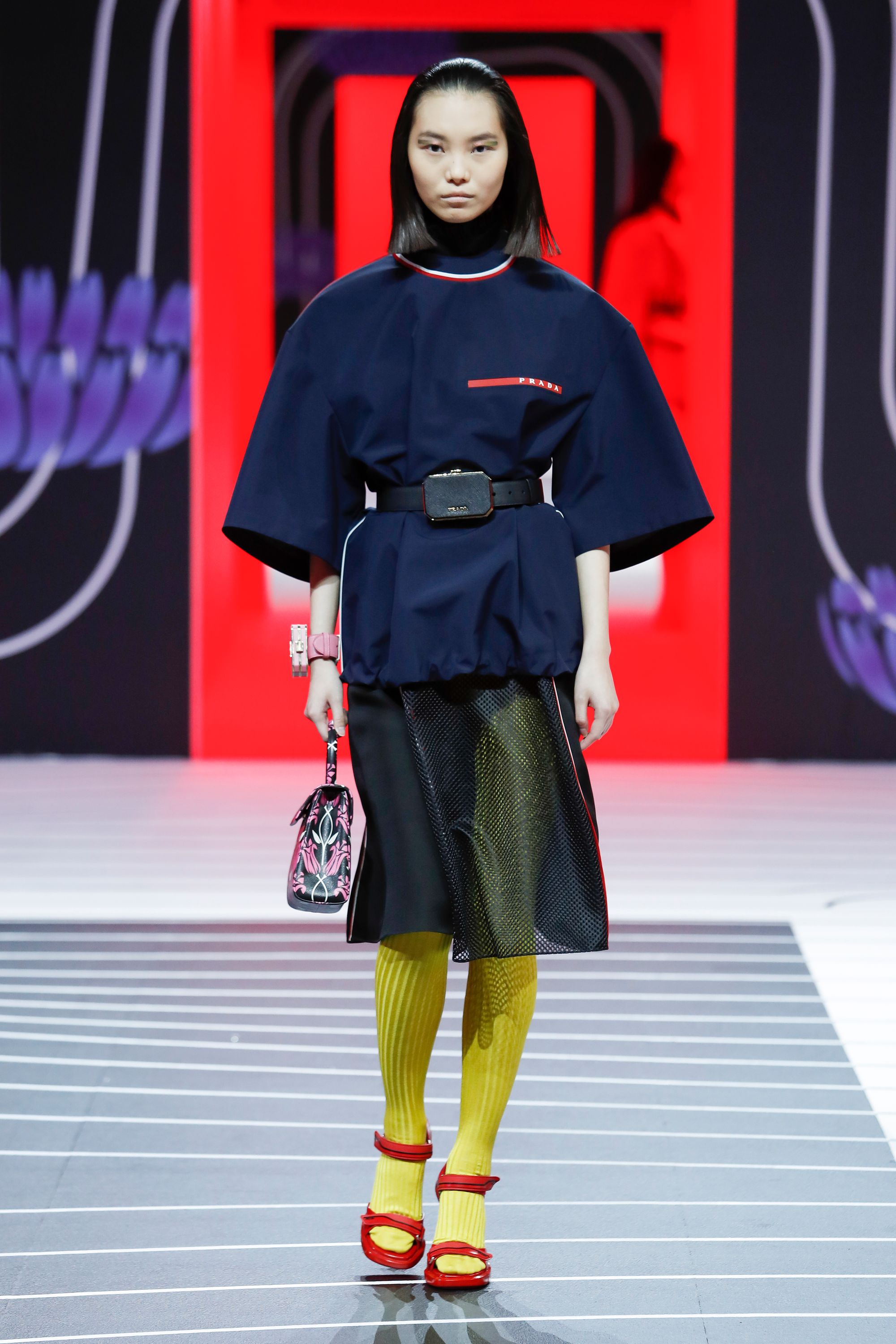 Hoorzitting strottenhoofd tekst Prada FW20 womenswear #37 - Tagwalk: The Fashion Search Engine