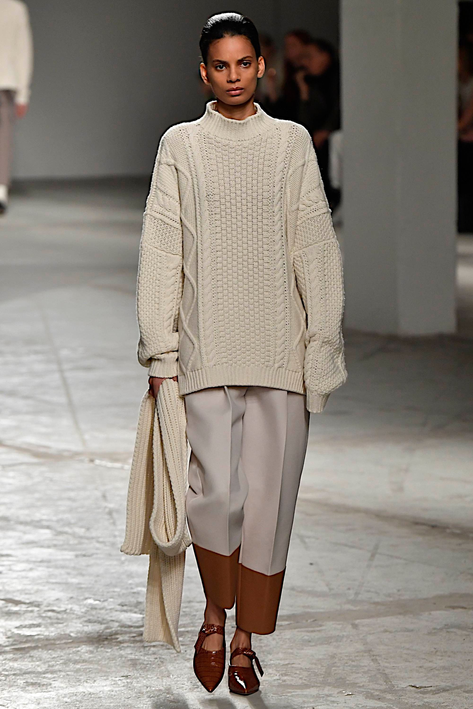 agnona-aw20-0017-454f9a.jpg