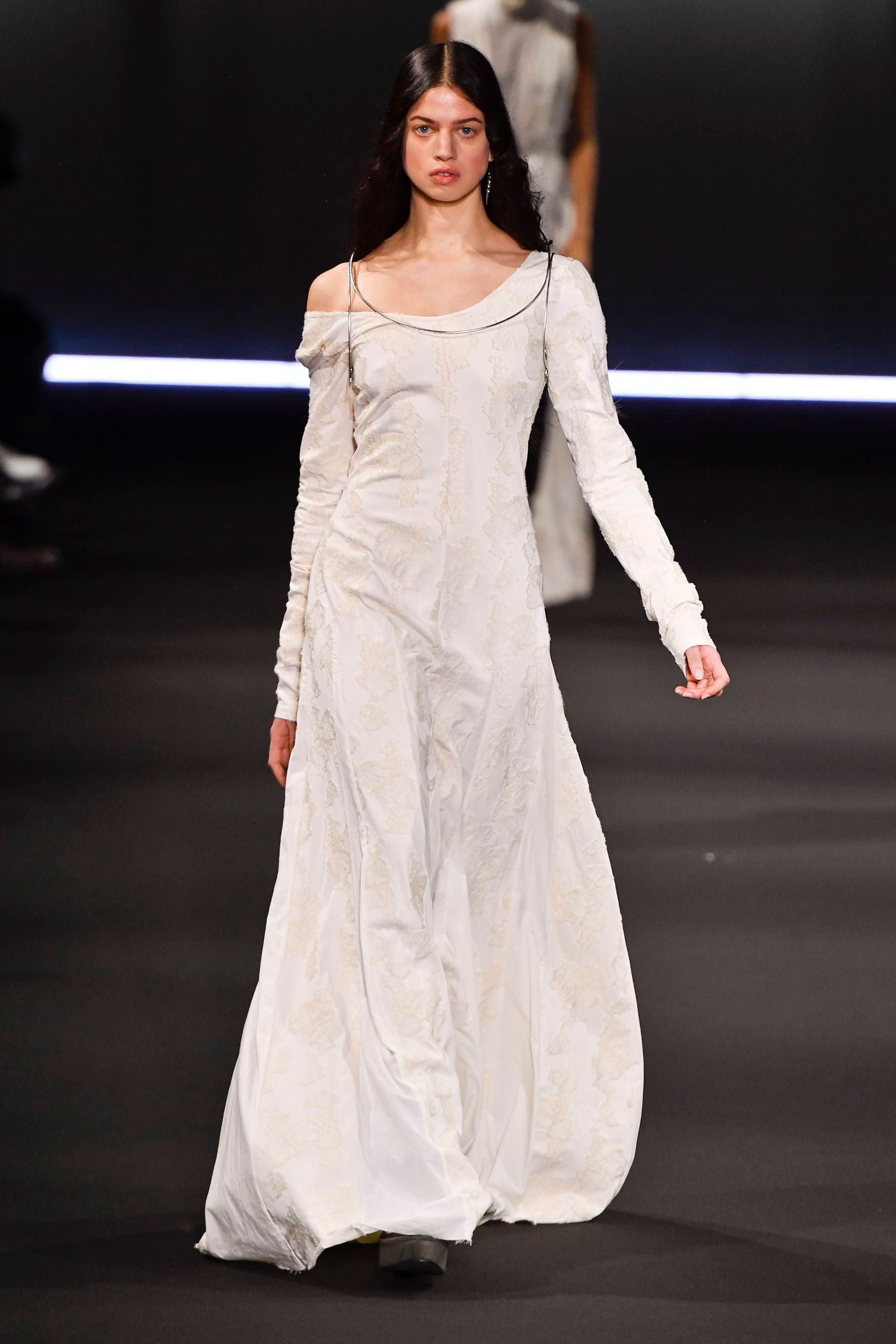 ann-demeulemeester-aw20-0028-
