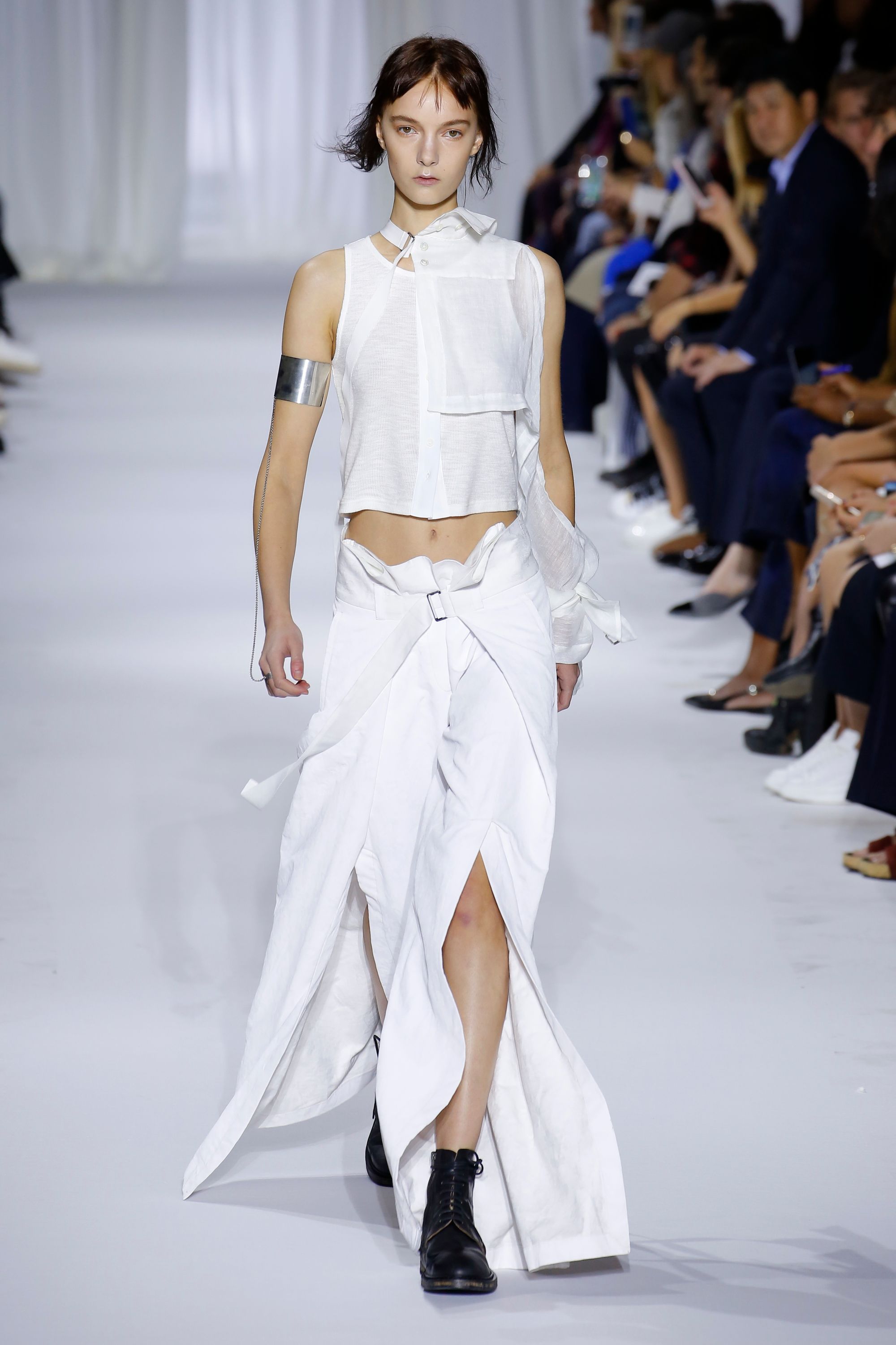 Ann Demeulemeester SS17 womenswear #10 - Tagwalk: The Fashion