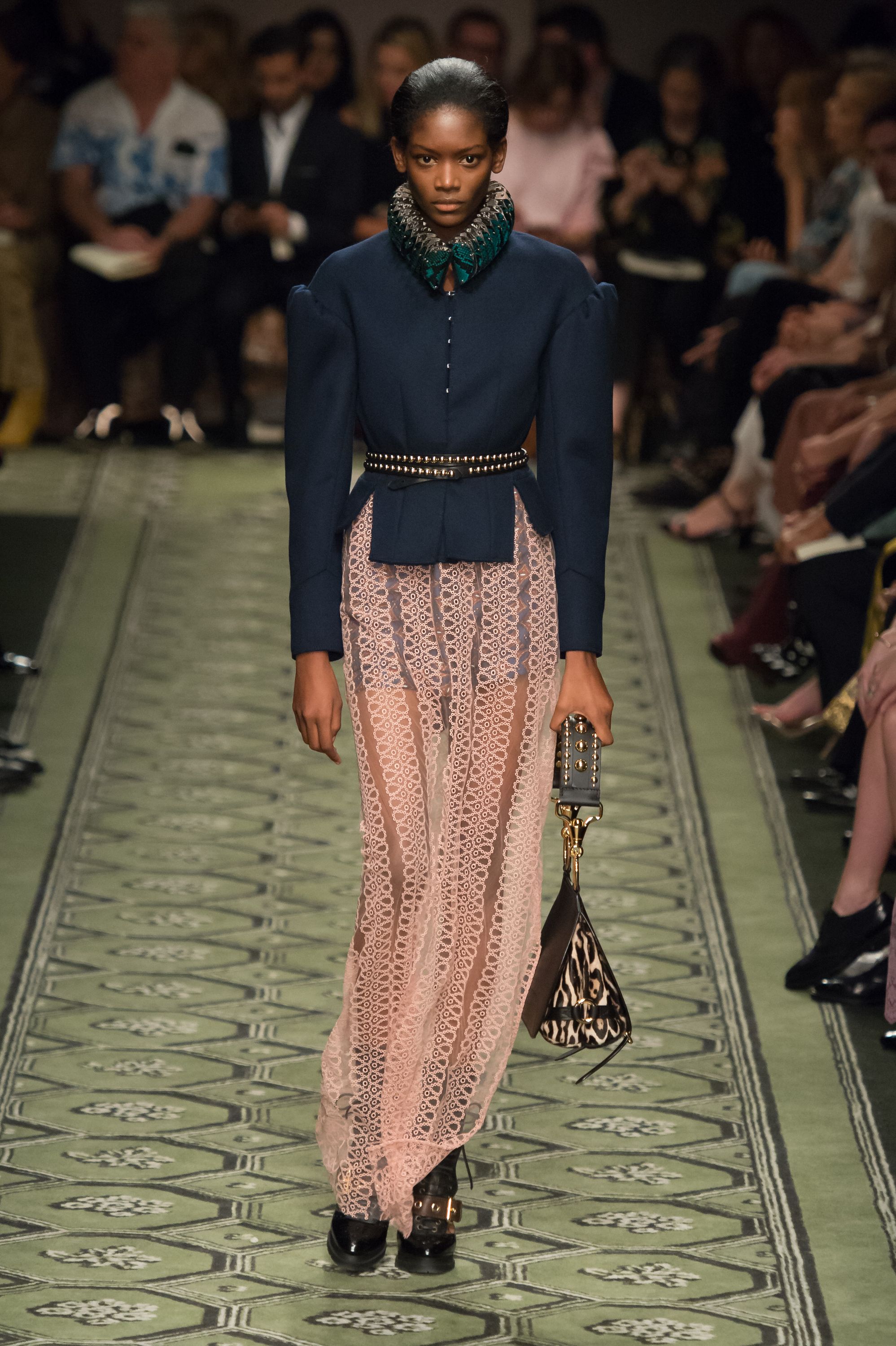 burberry-ss17-294-8e6d01.jpg