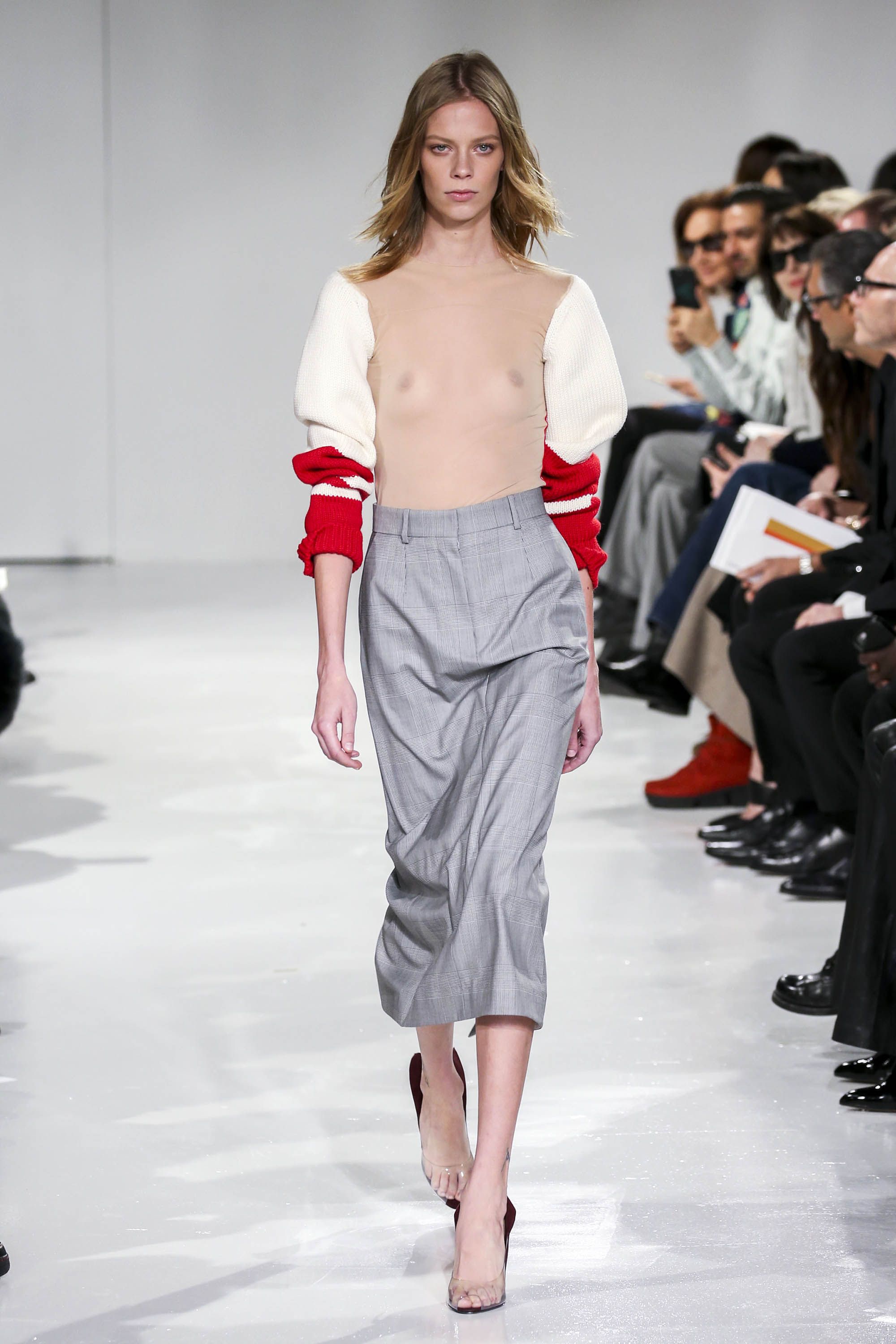 Calvin Klein 205W39NYC F/W 17 womenswear #12 - Tagwalk: The Fashion Search  Engine