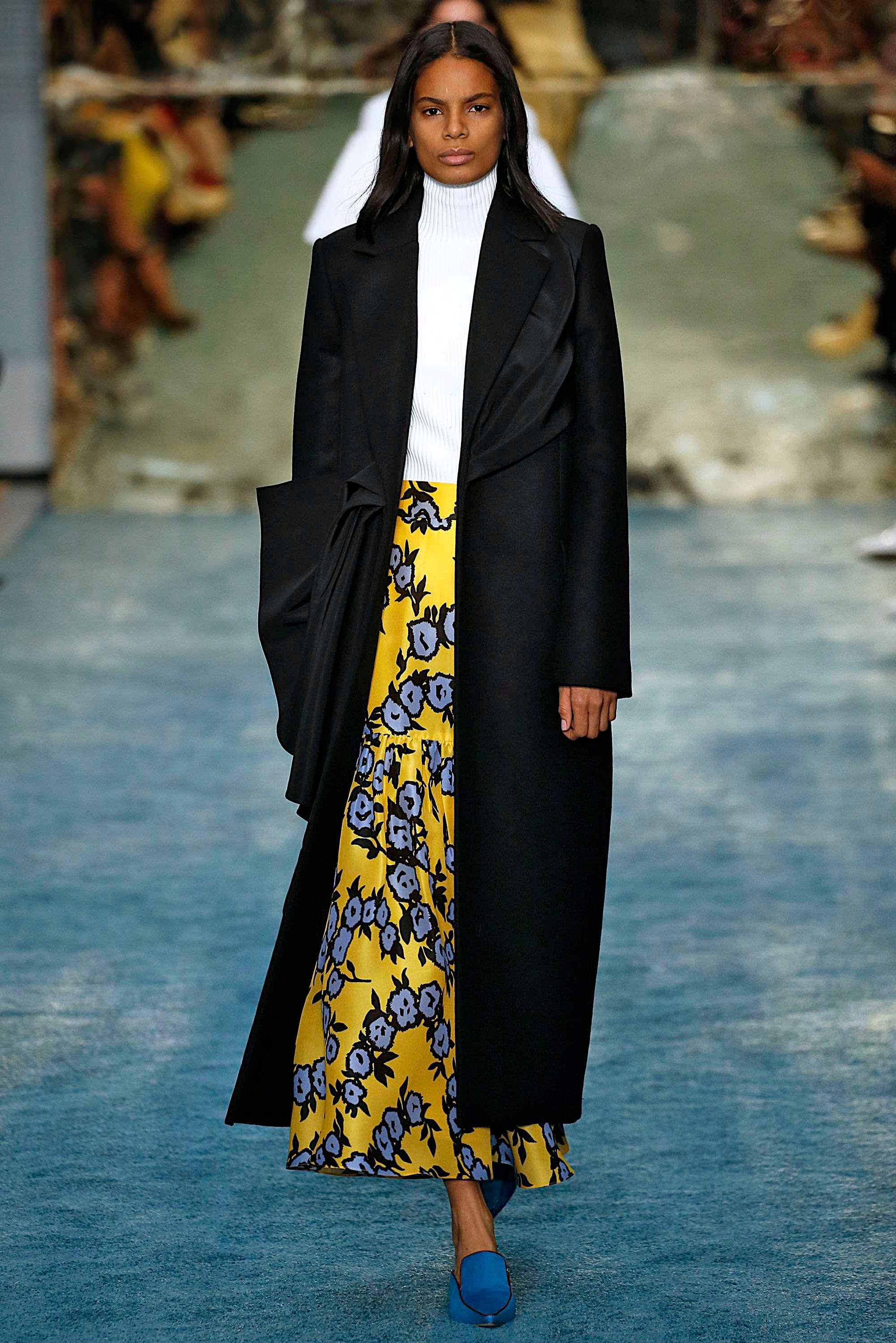 CAROLINA HERRERA スプリングコート キャロリーナヘレラ スプリング ベルト付き ステンカラーコート