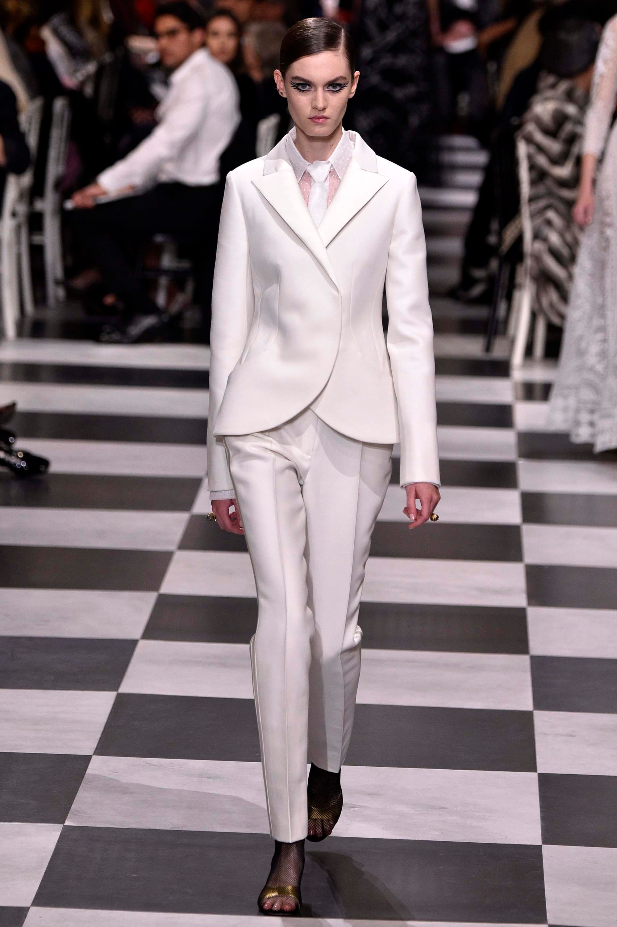 Dior SS18 couture #61 - Tagwalk: The Fashion Search Engine