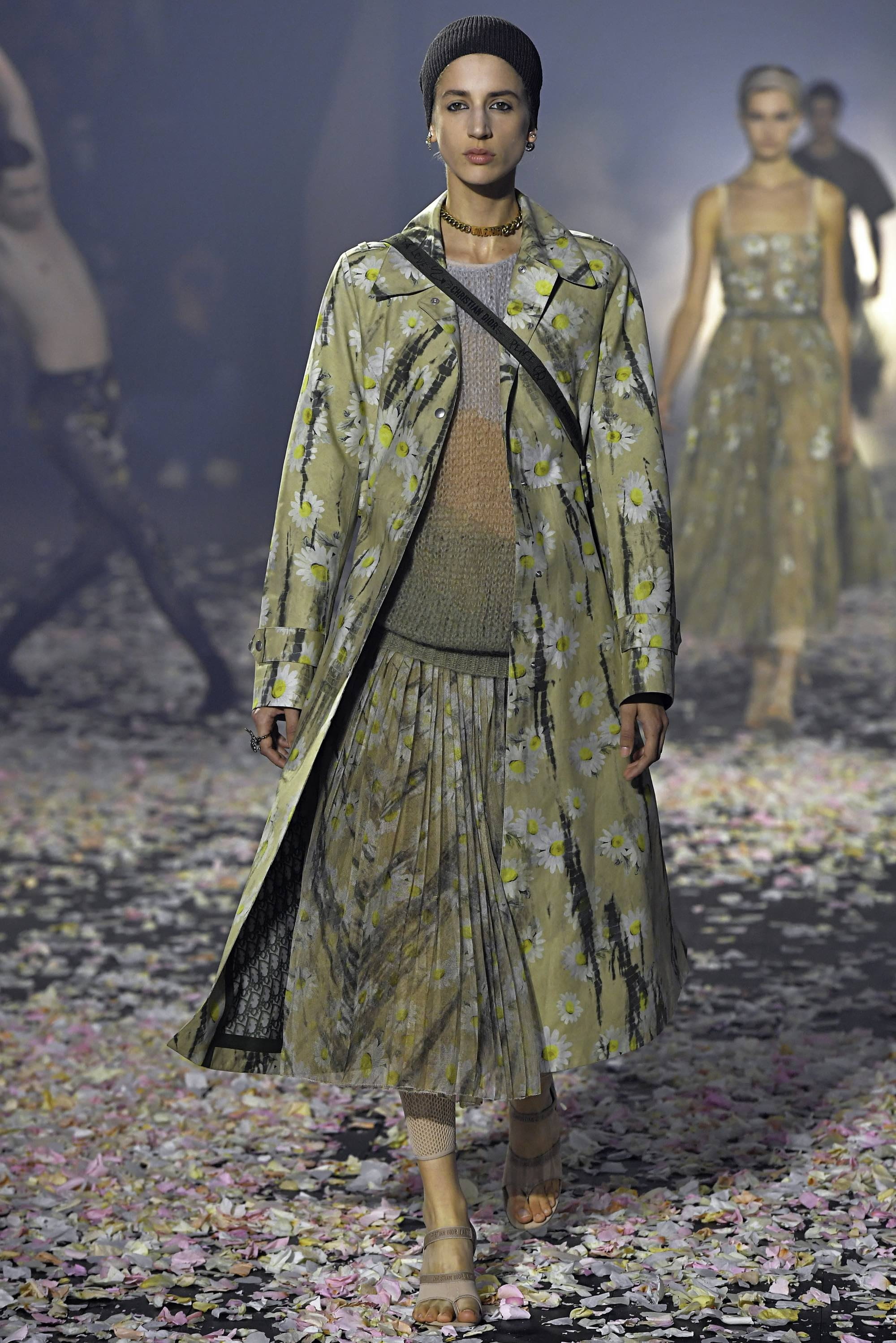 Christian Dior SS19 womenswear 33 Tagwalk The Fashion Search Engine