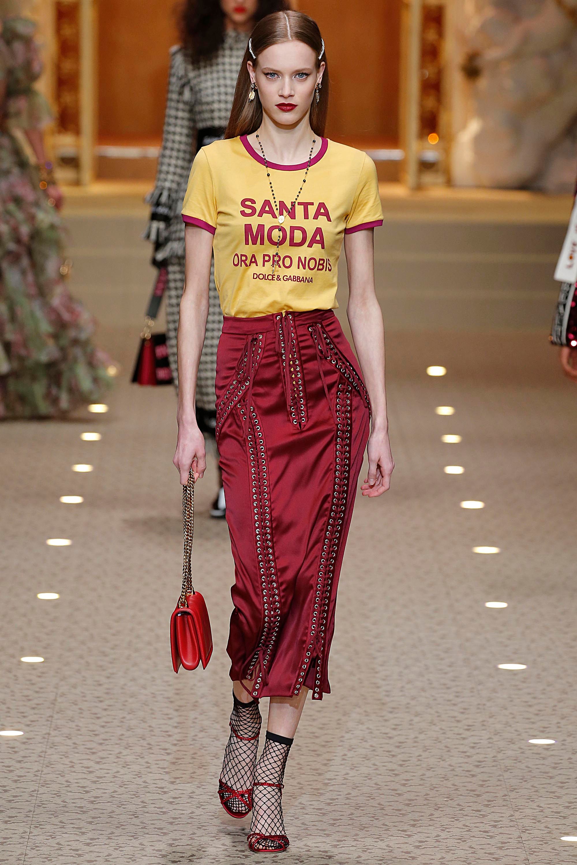Dolce & Gabbana F/W 18 womenswear #38 - Tagwalk: The Fashion Search Engine