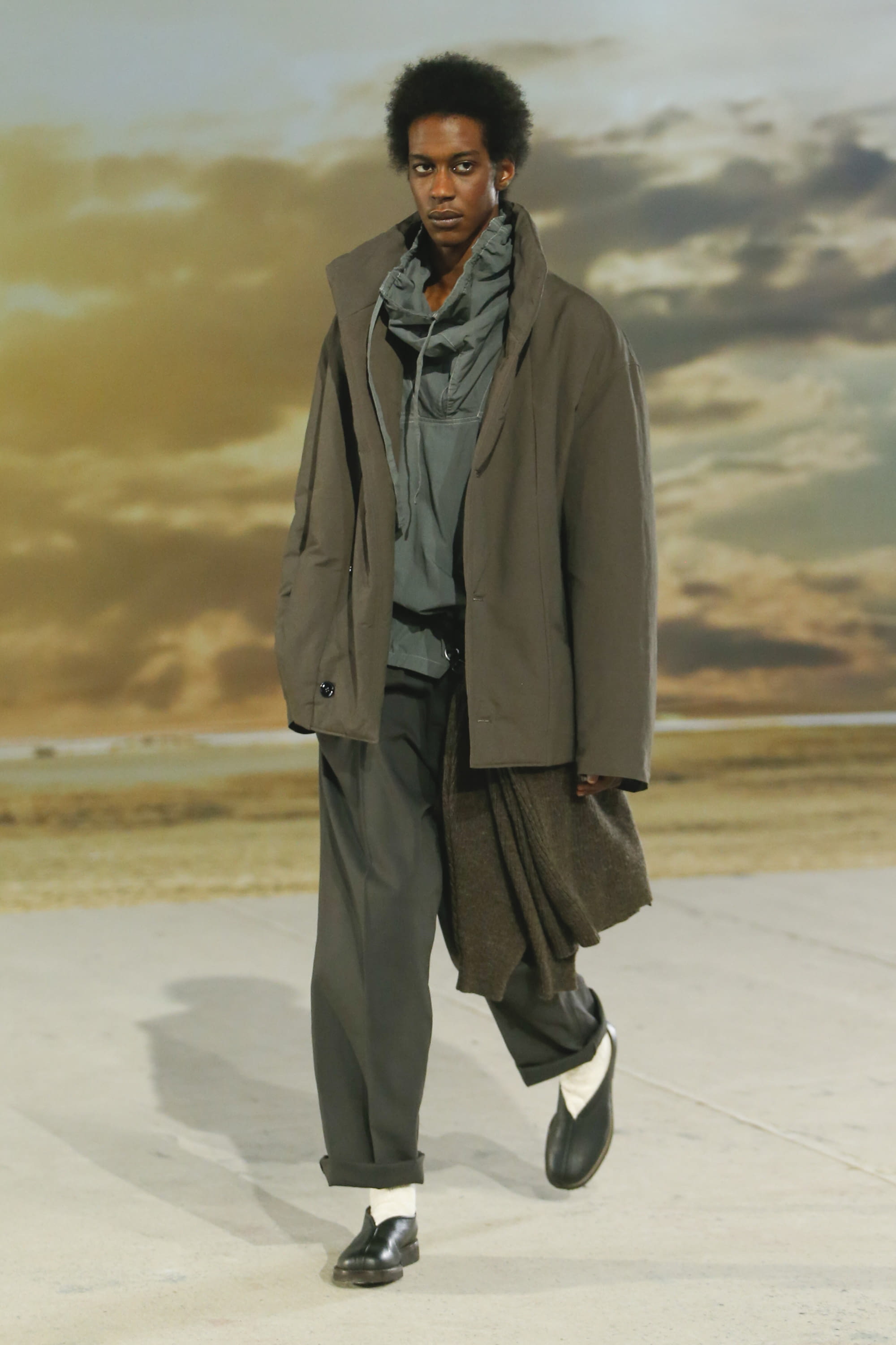 fw22-lemaire-look-32-77ffdf.JPG