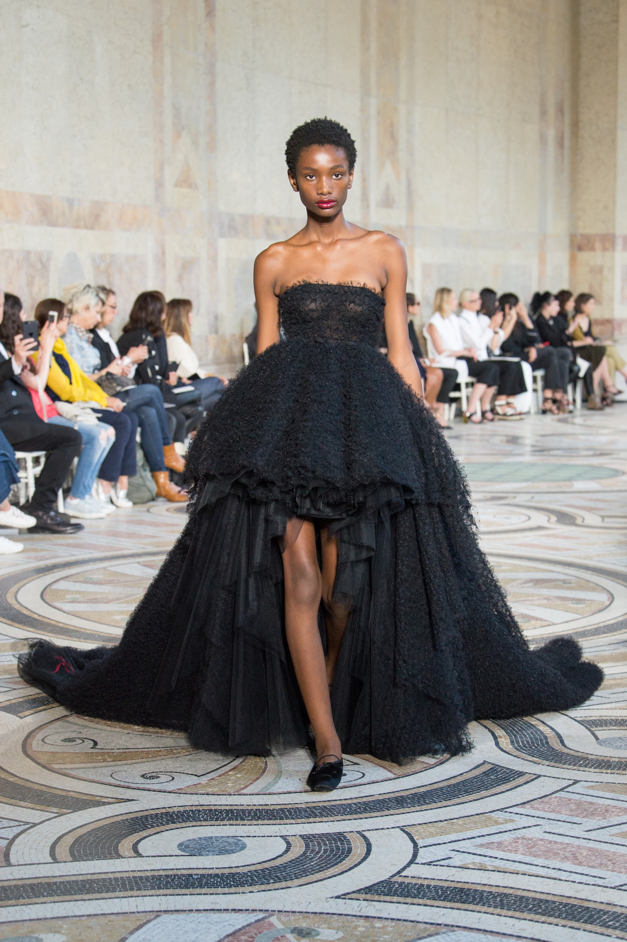 Giambattista Valli FW17 couture #18 - Tagwalk: The Fashion Search