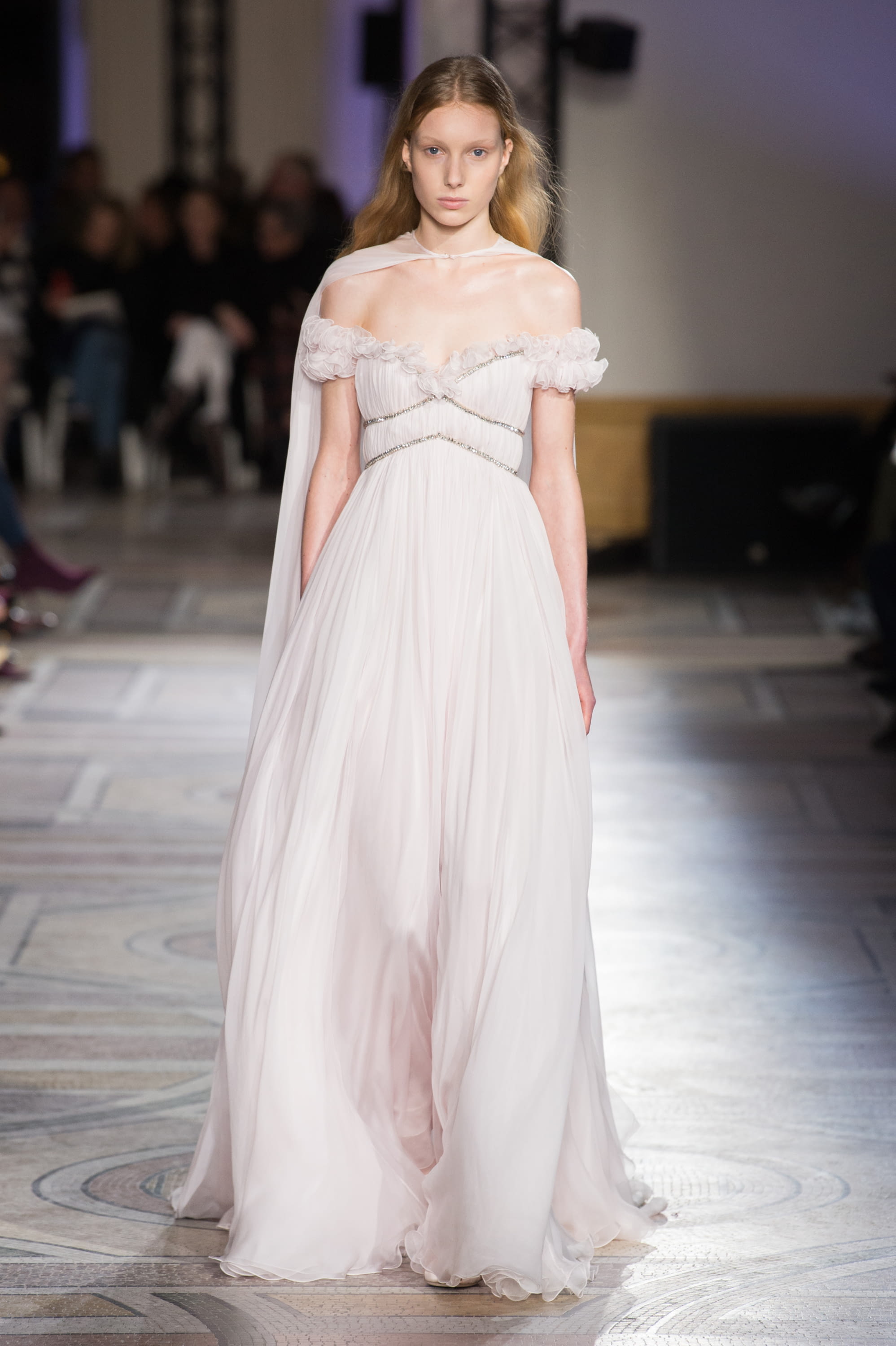 未使用 184011 GIAMBATTISTA VALLI ワンピース 未使用 184011 GIAMBATTISTA VALLI ワンピース - メルカリ