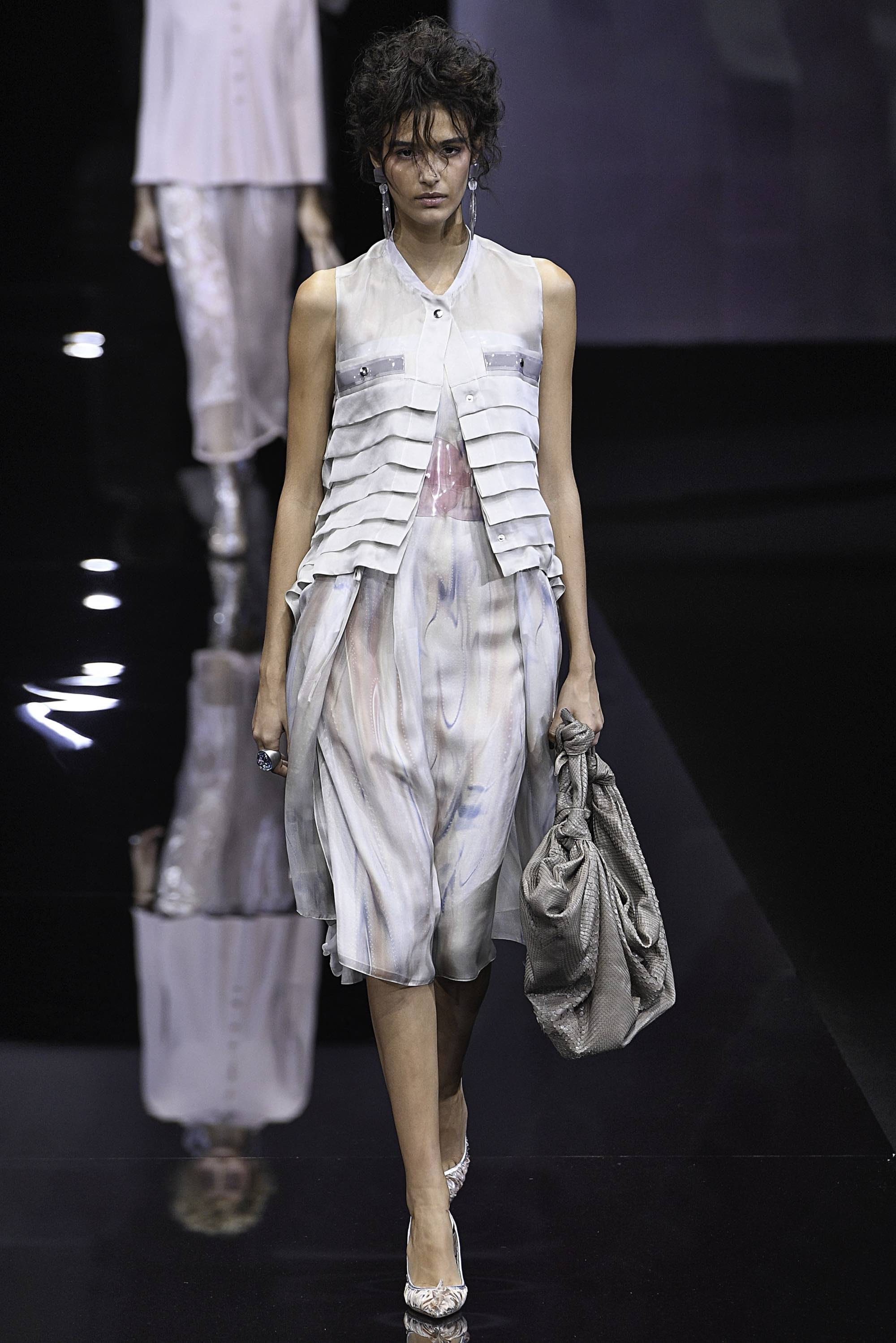 Giorgio Armani SS19 womenswear 19 Tagwalk The Fashion Search Engine