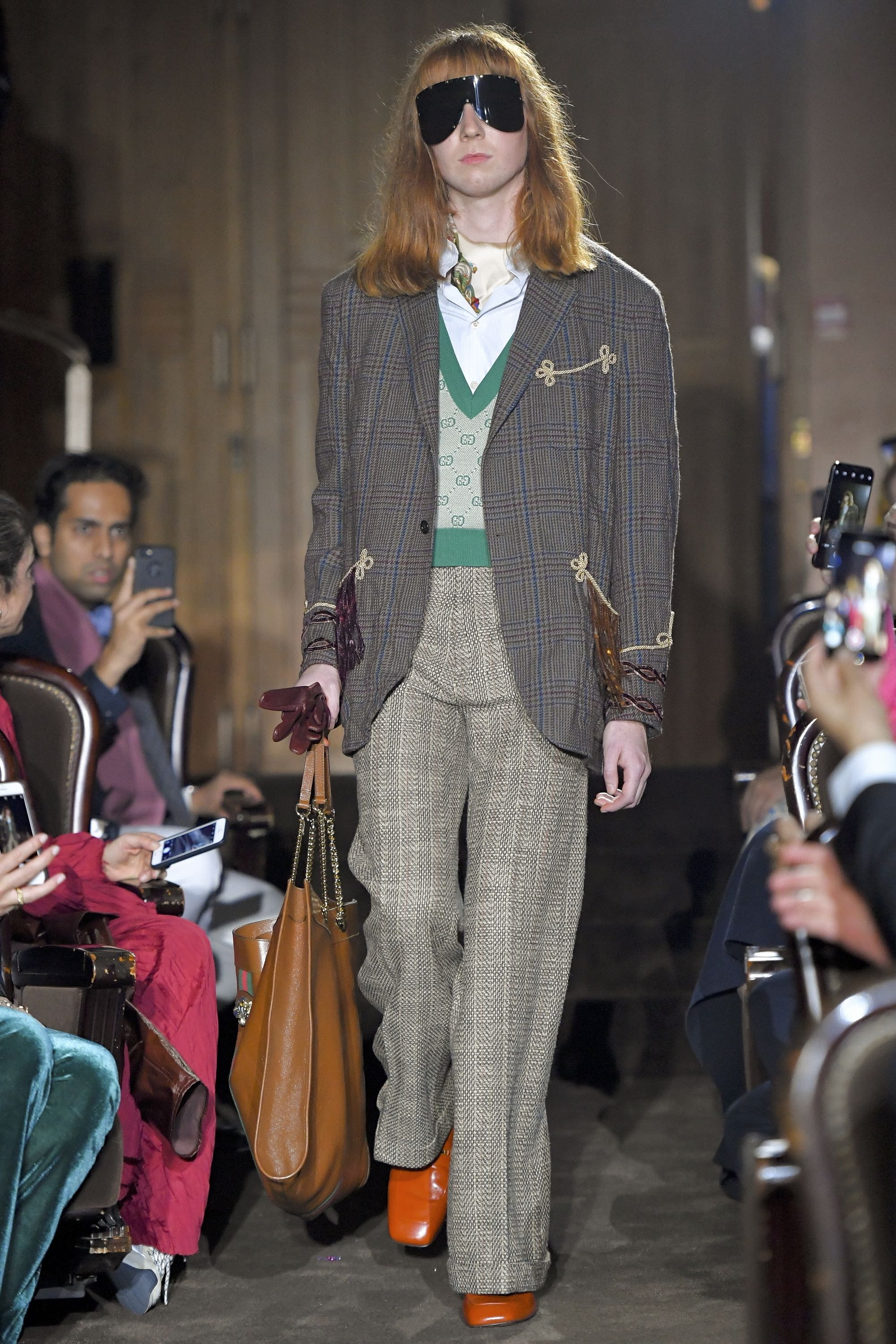 Gucci S S19 Womenswear 40 The Fashion Search Engine walk