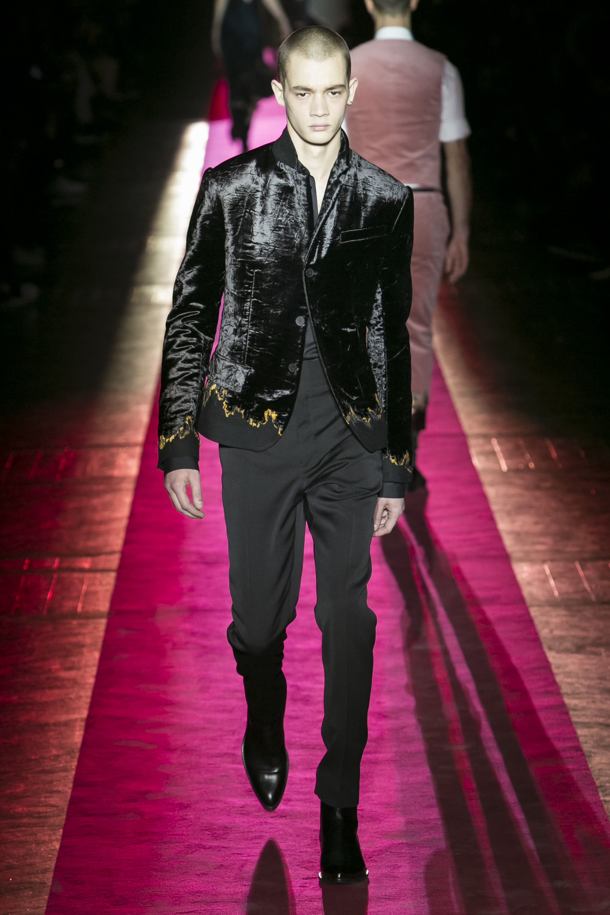 Haider Ackermann FW15 Mens コート Haider Ackermann Fall 2014 Menswear Collection | Vogue