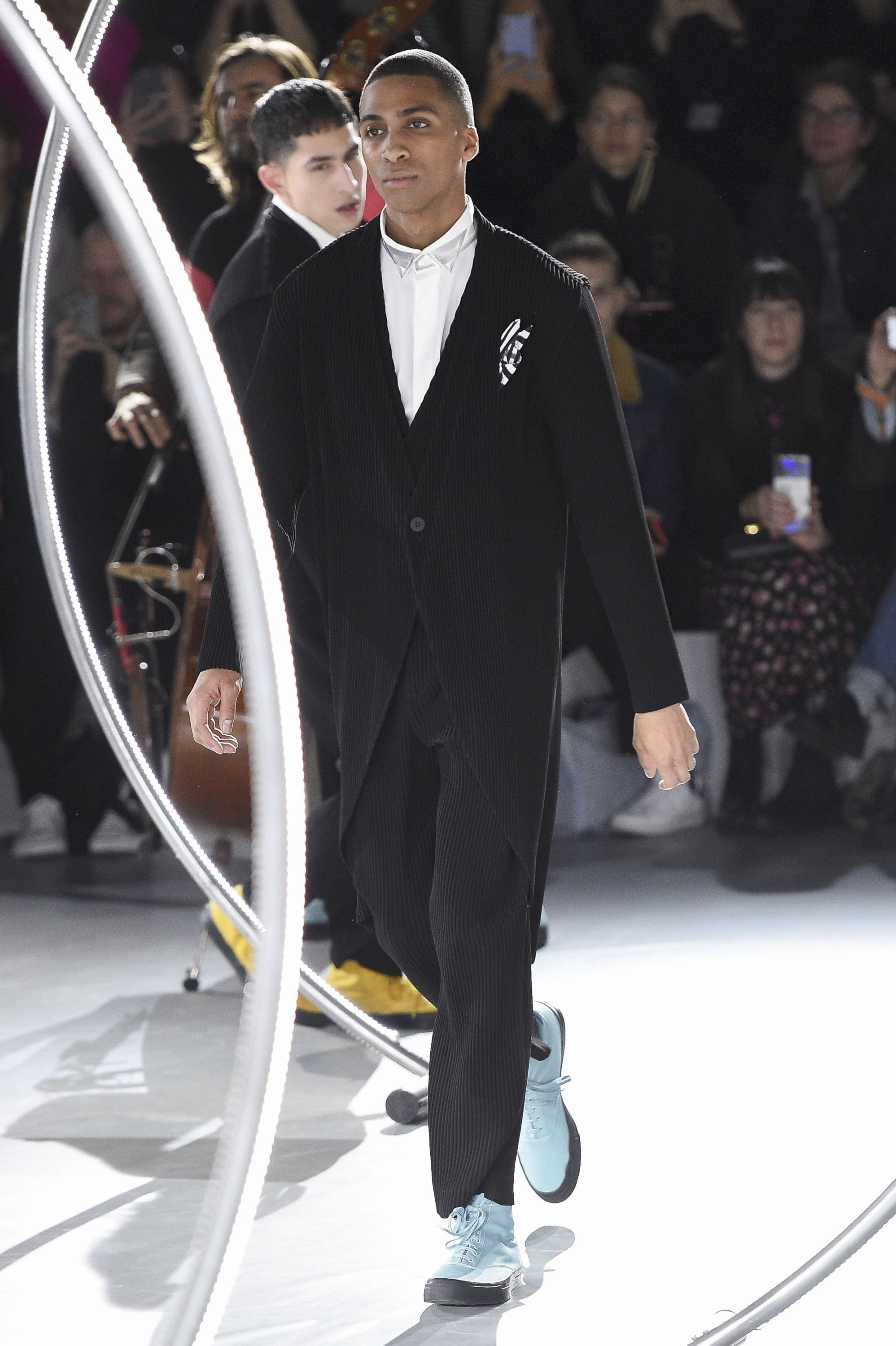 issey-miyake-men-maw20-0063-