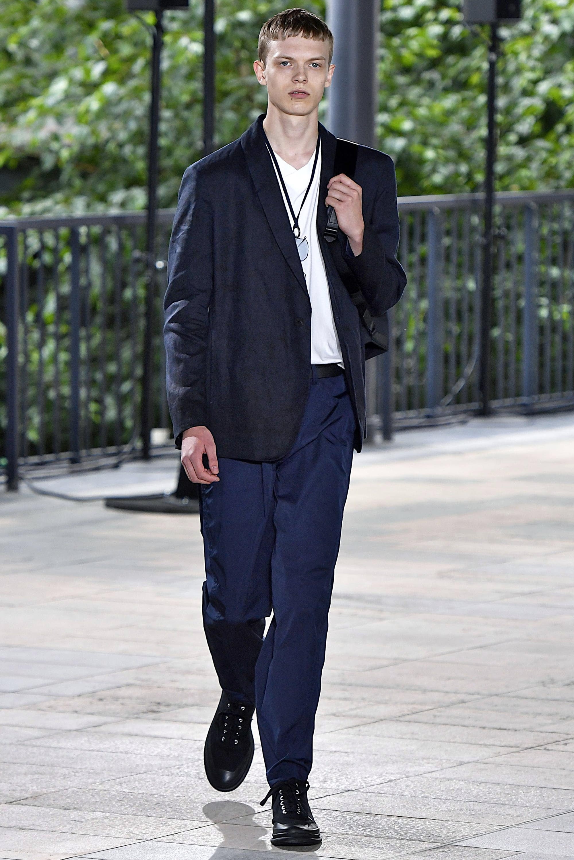 Issey Miyake Men SS19 menswear #10 - Tagwalk: The Fashion Search