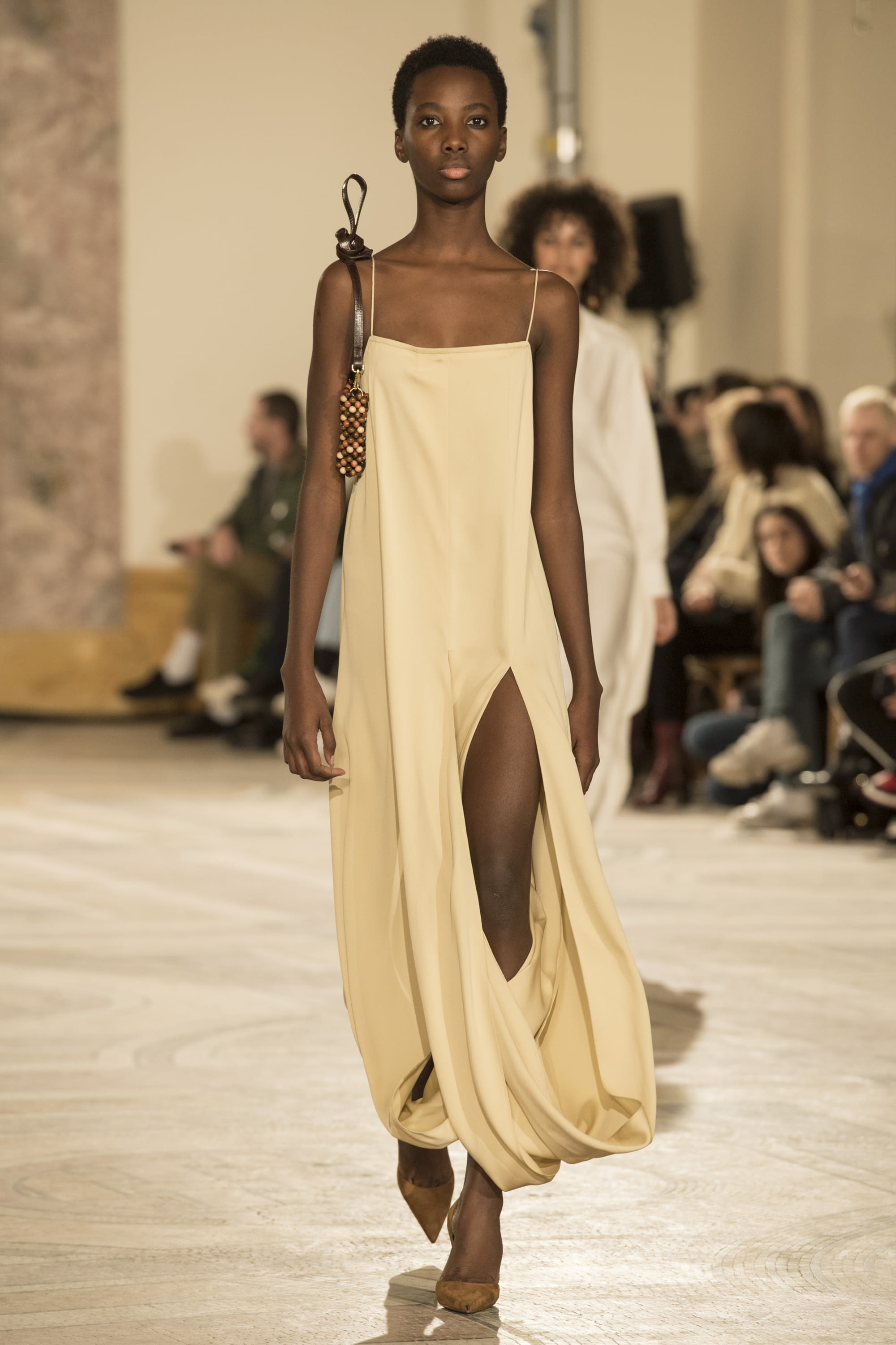 Jacquemus F/W 18 womenswear #49 - Tagwalk: The Fashion Search Engine