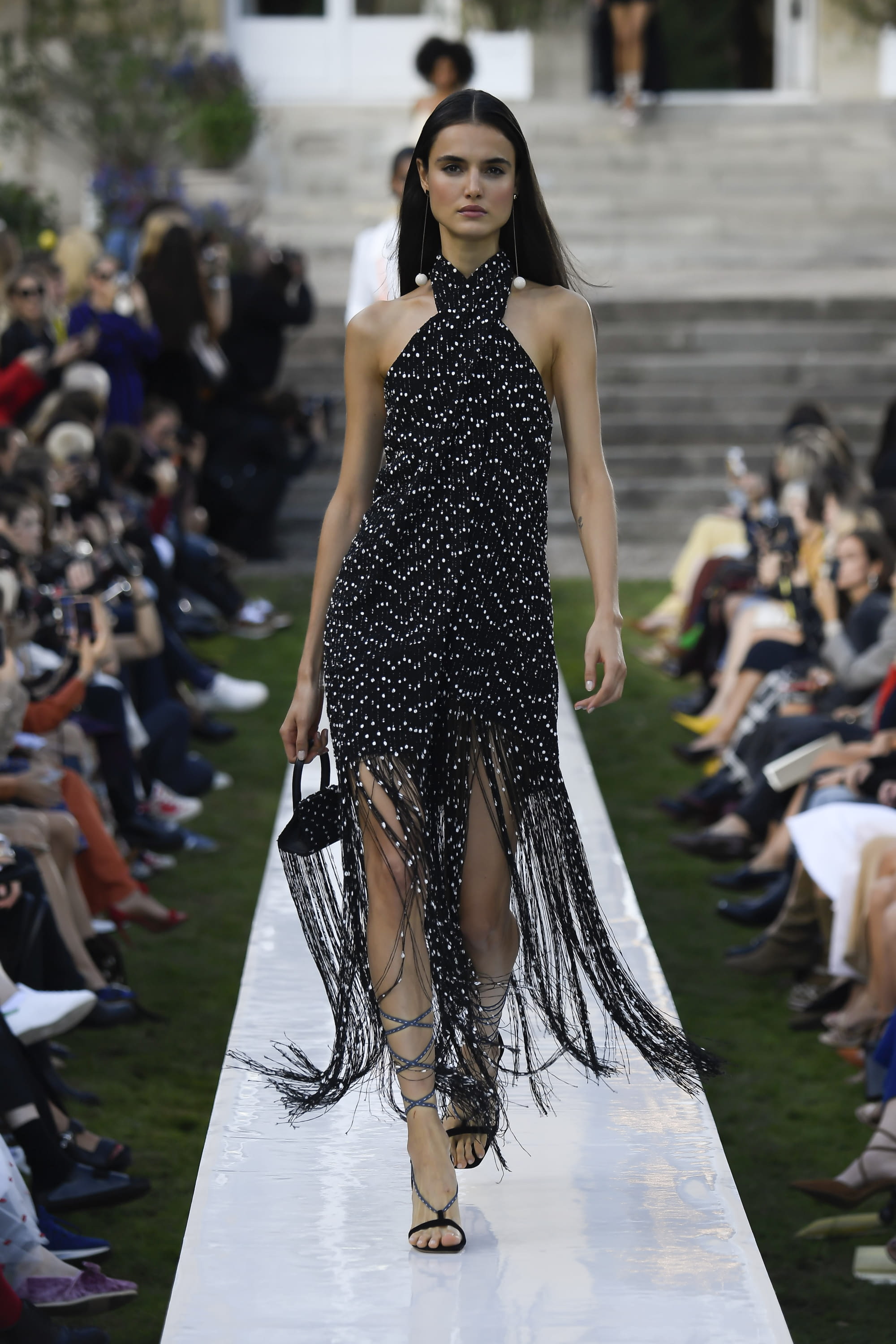 jacquemus-ss19-look-26-be1aab.jpg