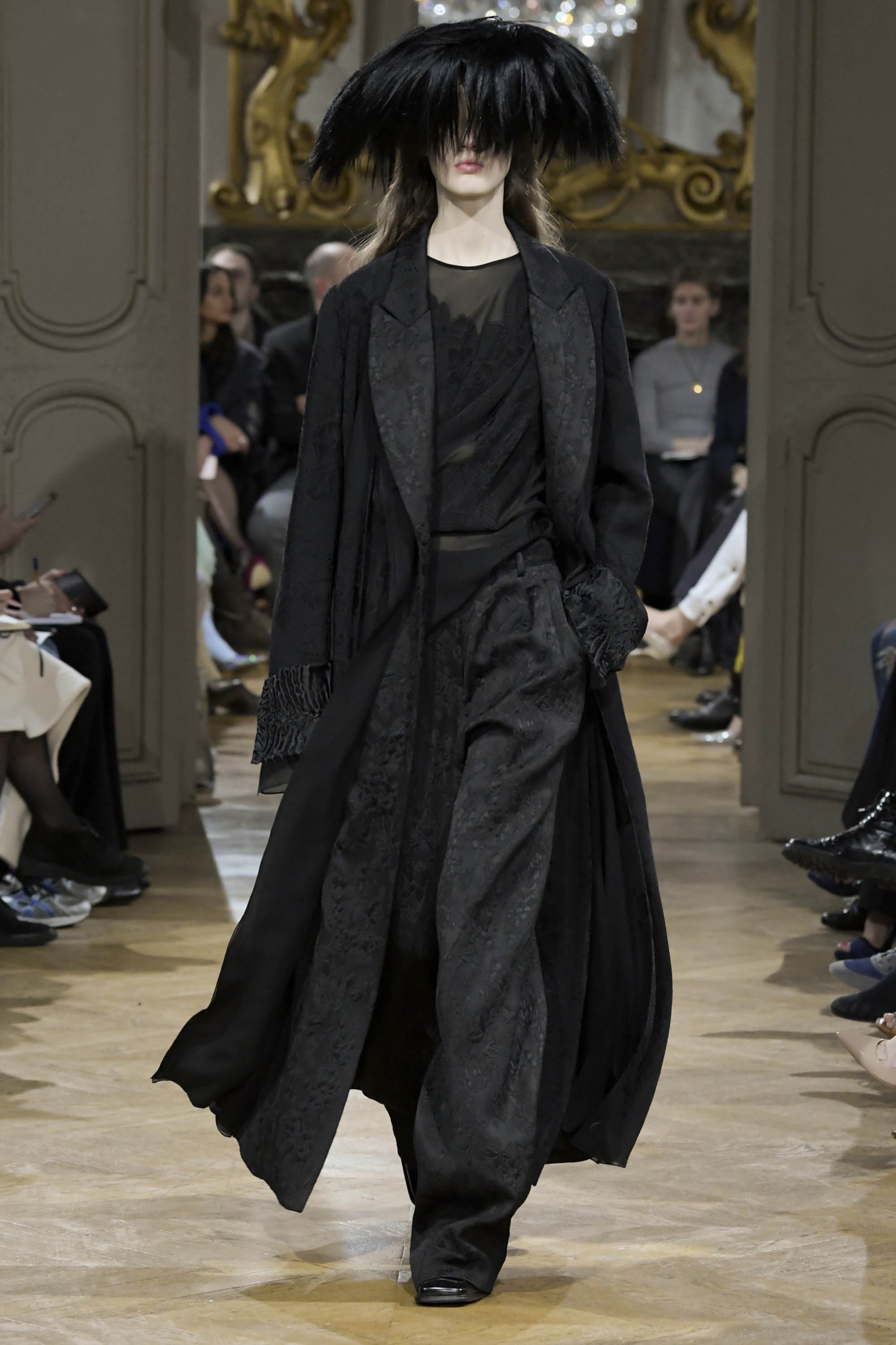 John Galliano FW17 womenswear #38 - Tagwalk: The Fashion Search Engine
