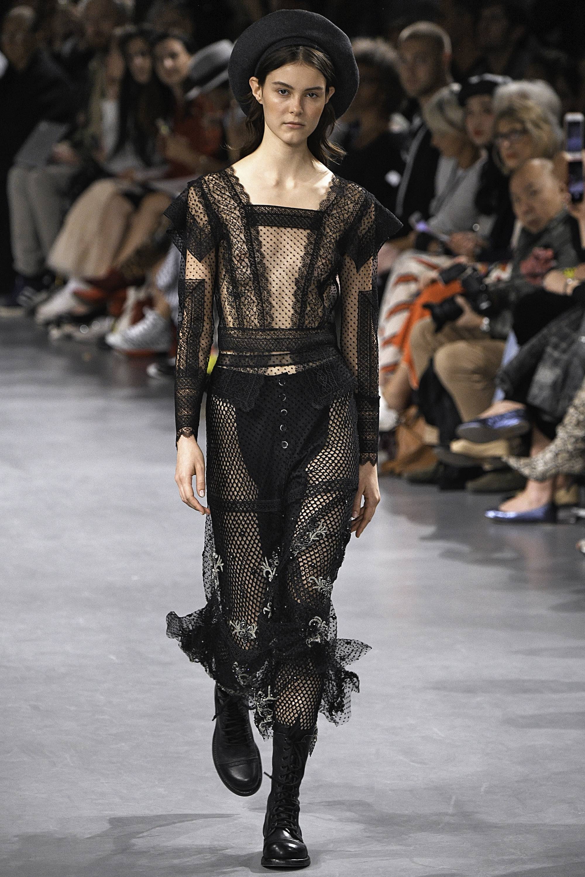 John Galliano S/S19 womenswear #27 - Tagwalk: The Fashion Search