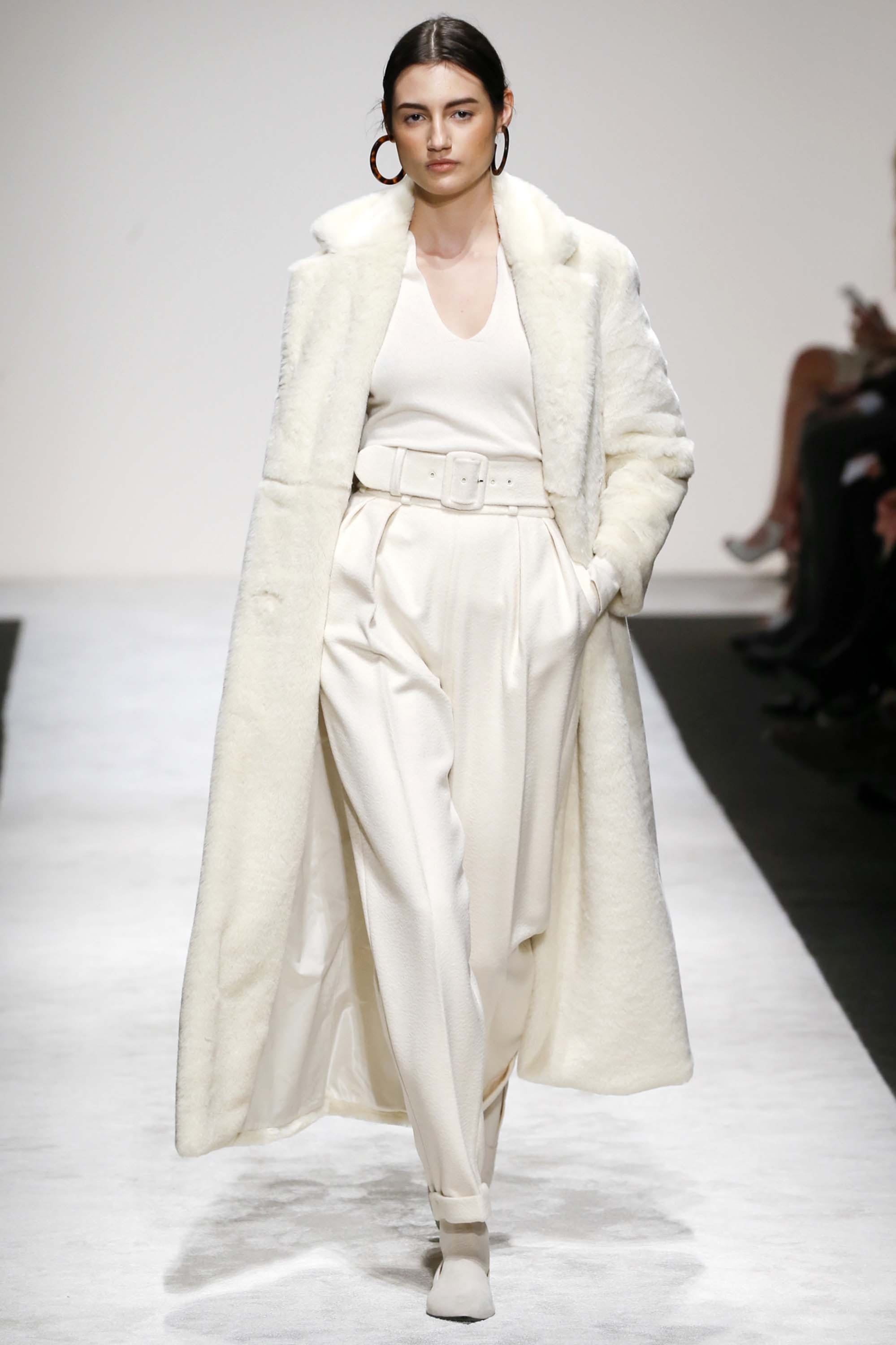 Laura Biagiotti F/W 18 womenswear #2 - Tagwalk: The Fashion Search Engine