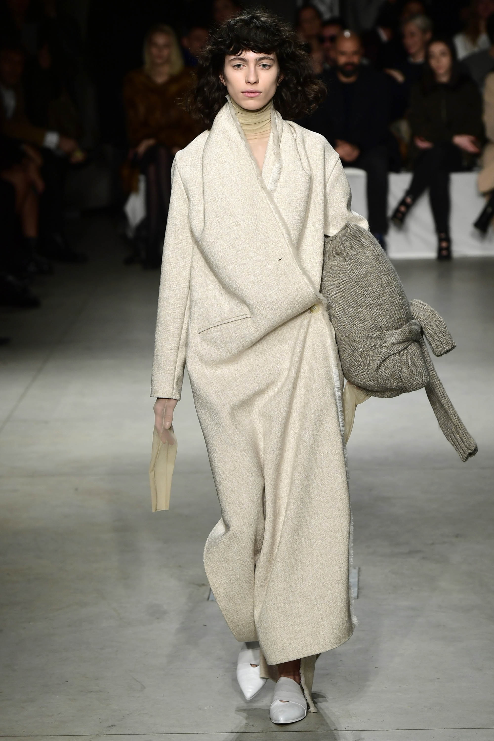 Lucio Vanotti FW17 womenswear #2 - Tagwalk: The Fashion Search Engine