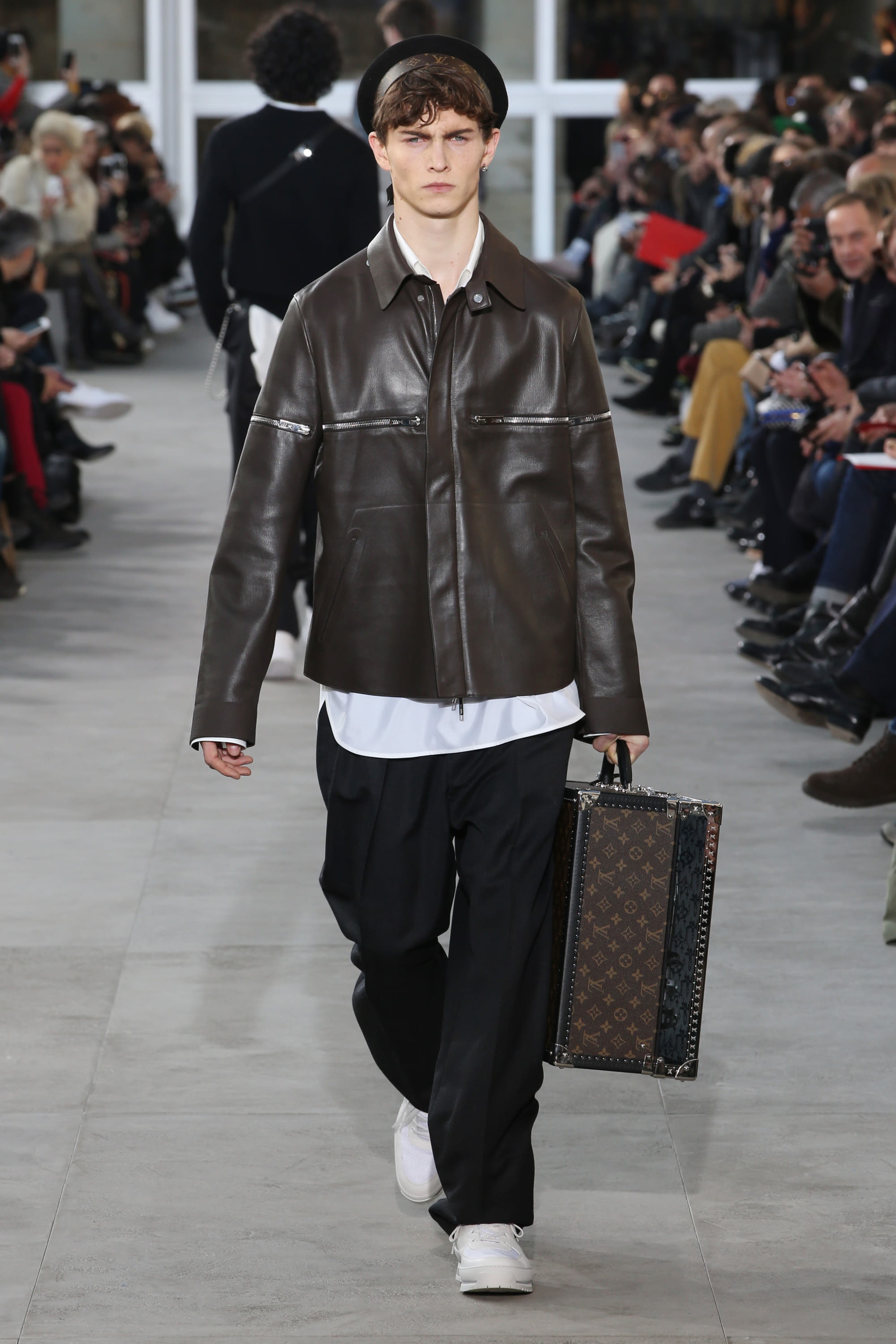 Louis Vuitton  Fashion, Pretty outfits, Leather jacket