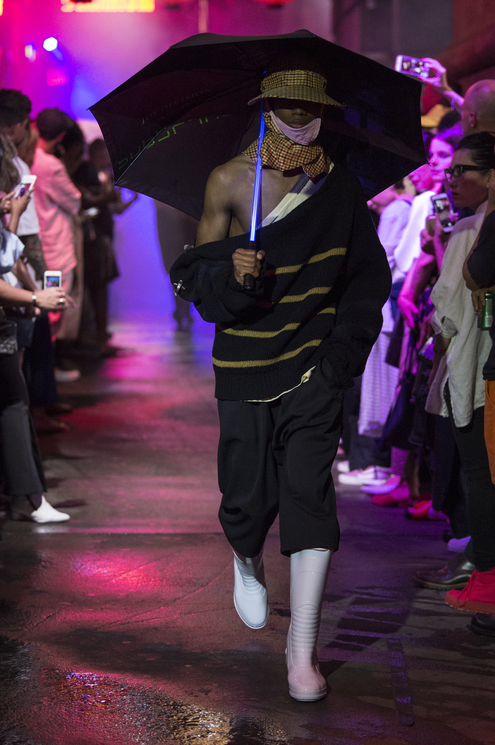 raf-simons-ss18-43-b642a7.JPG