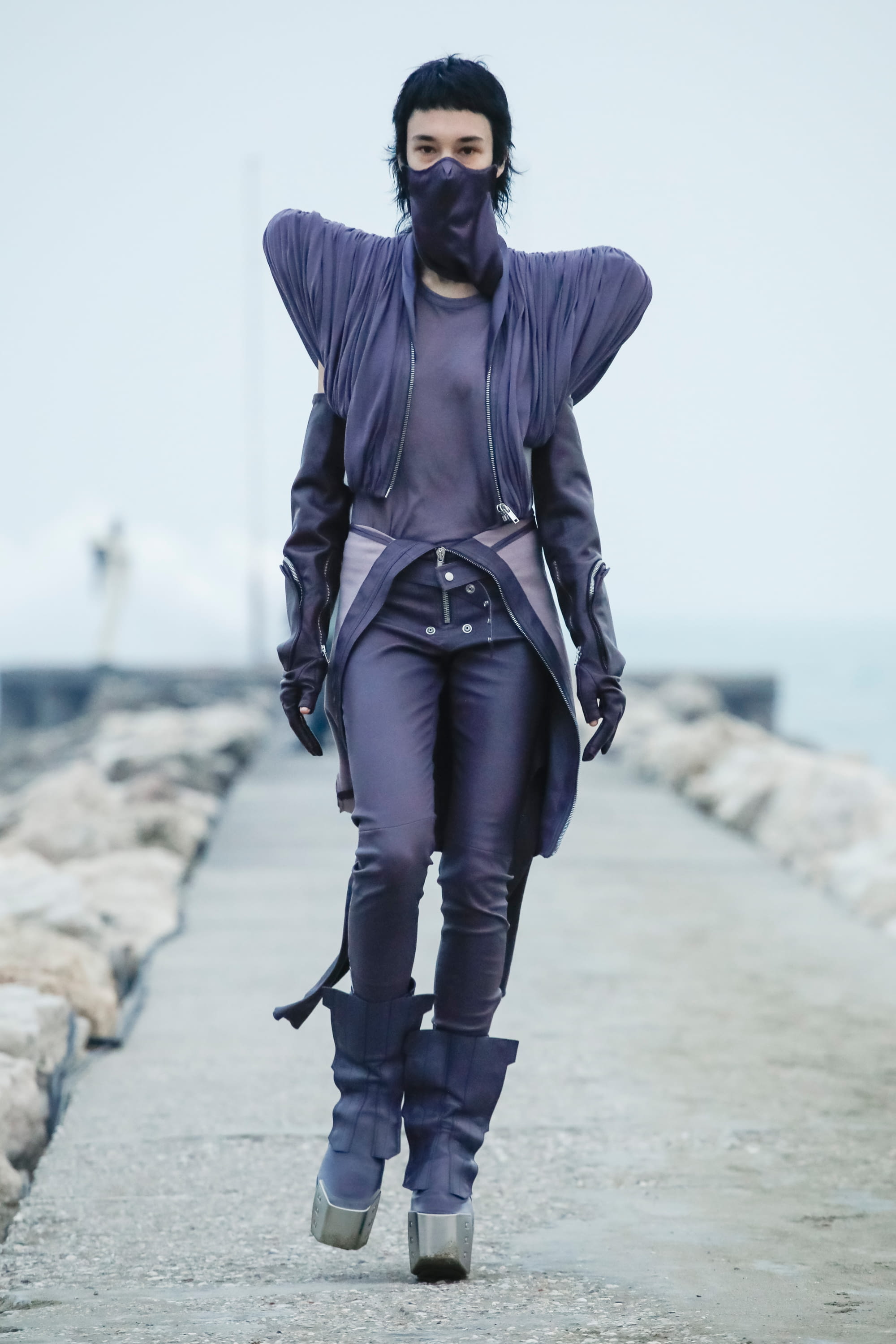 rick-owens-rtw-fw21-39-e94a11.jpg